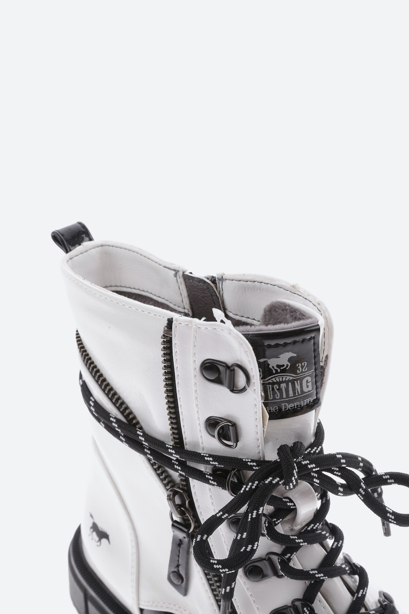 1333-505 Ботинки Mustang Белый