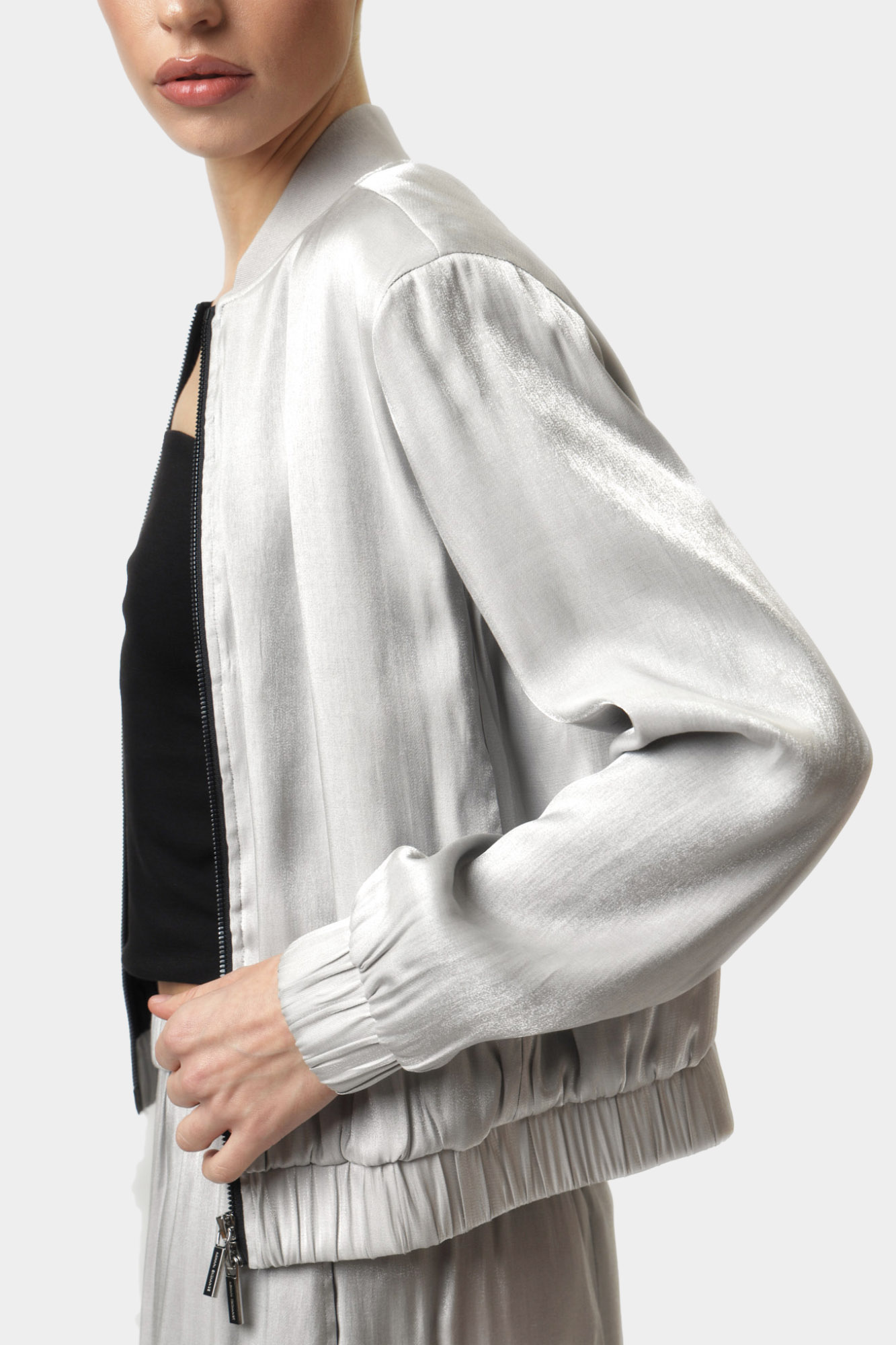 XW000138_AF10839 бомбер armani exchange 
