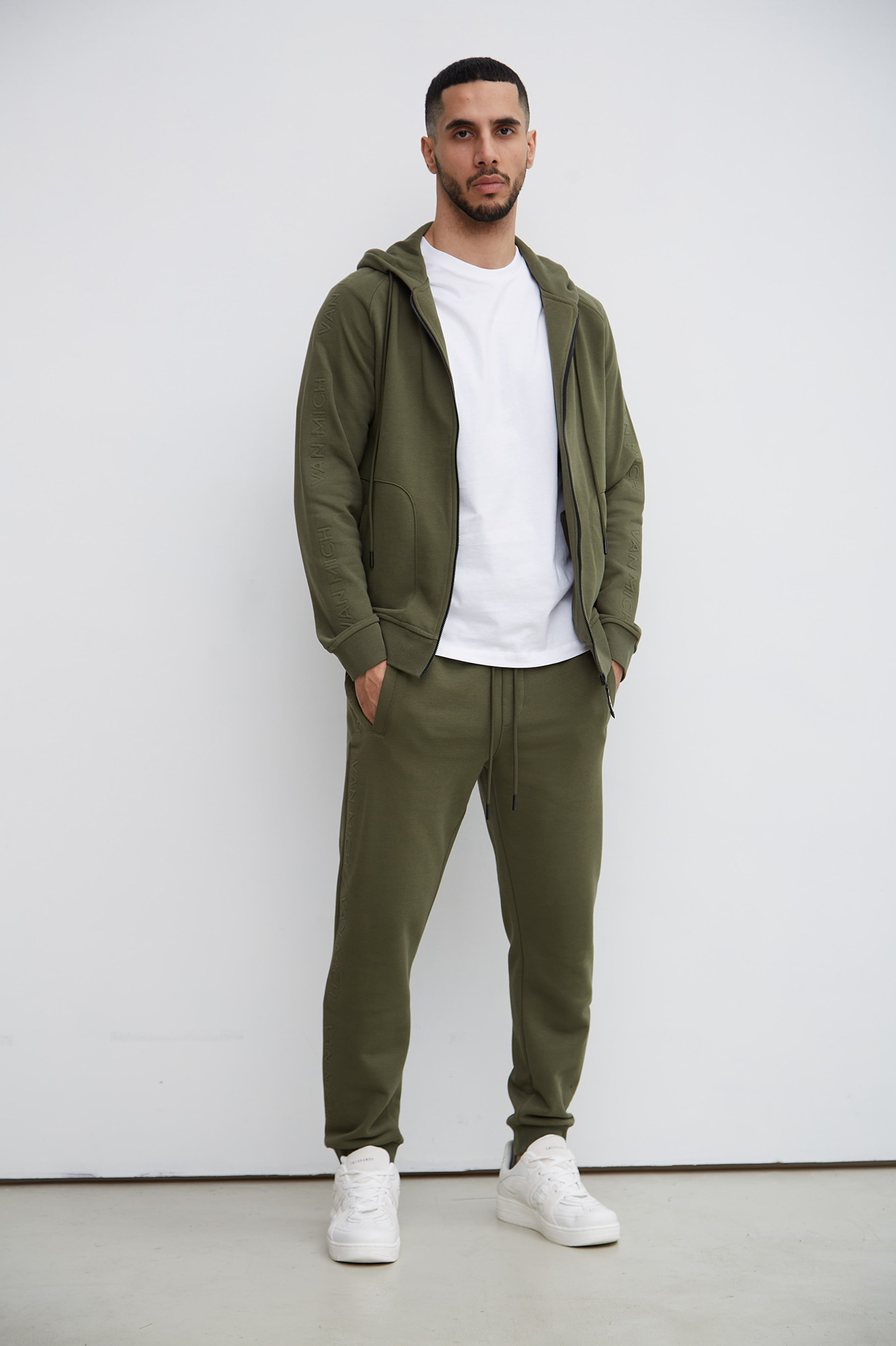 VM-231-20-038 Брюки спортивные Van Mich Хаки