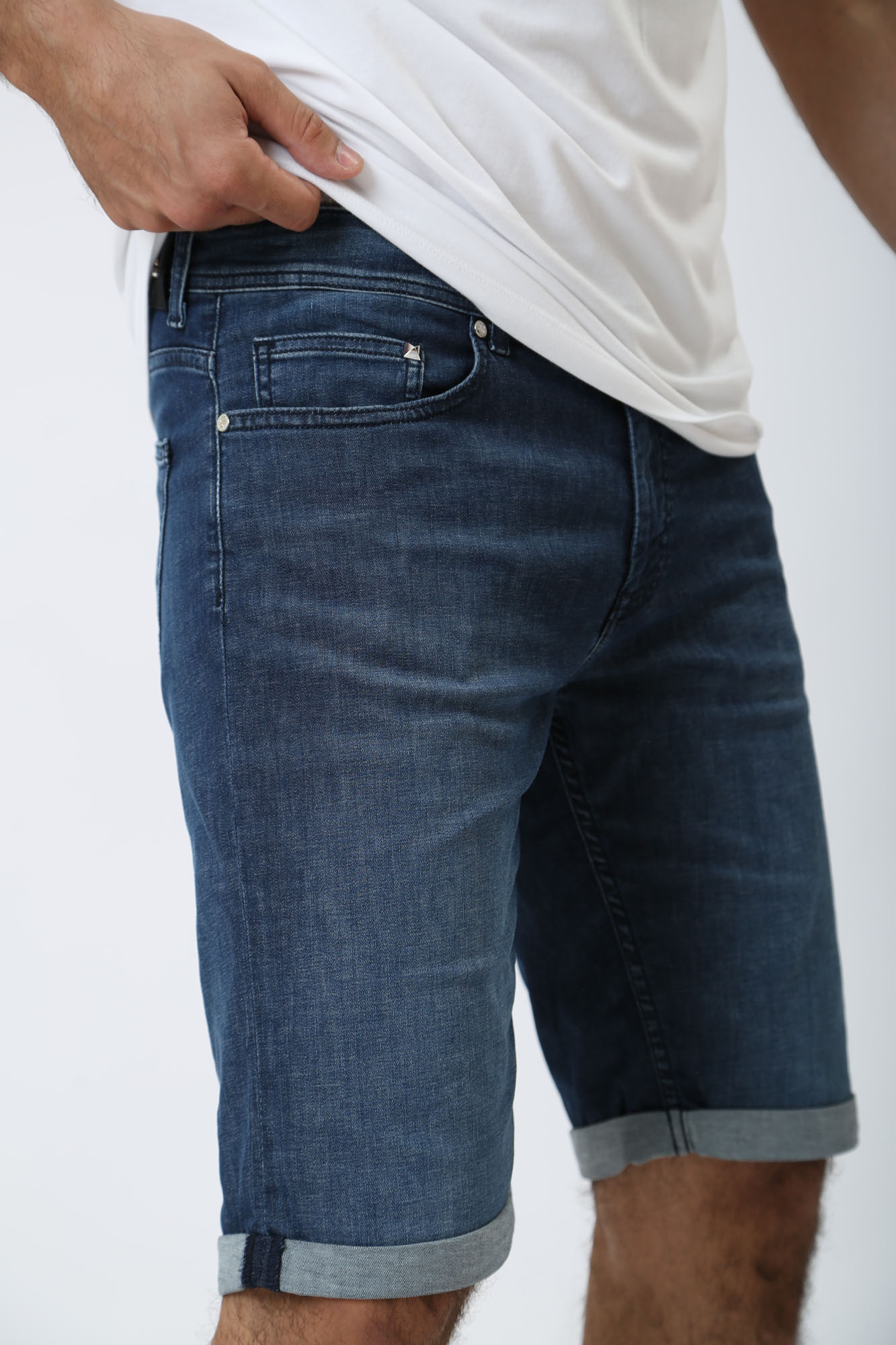 542833_265820 Шорты джинсовые Karl Lagerfeld Голубой