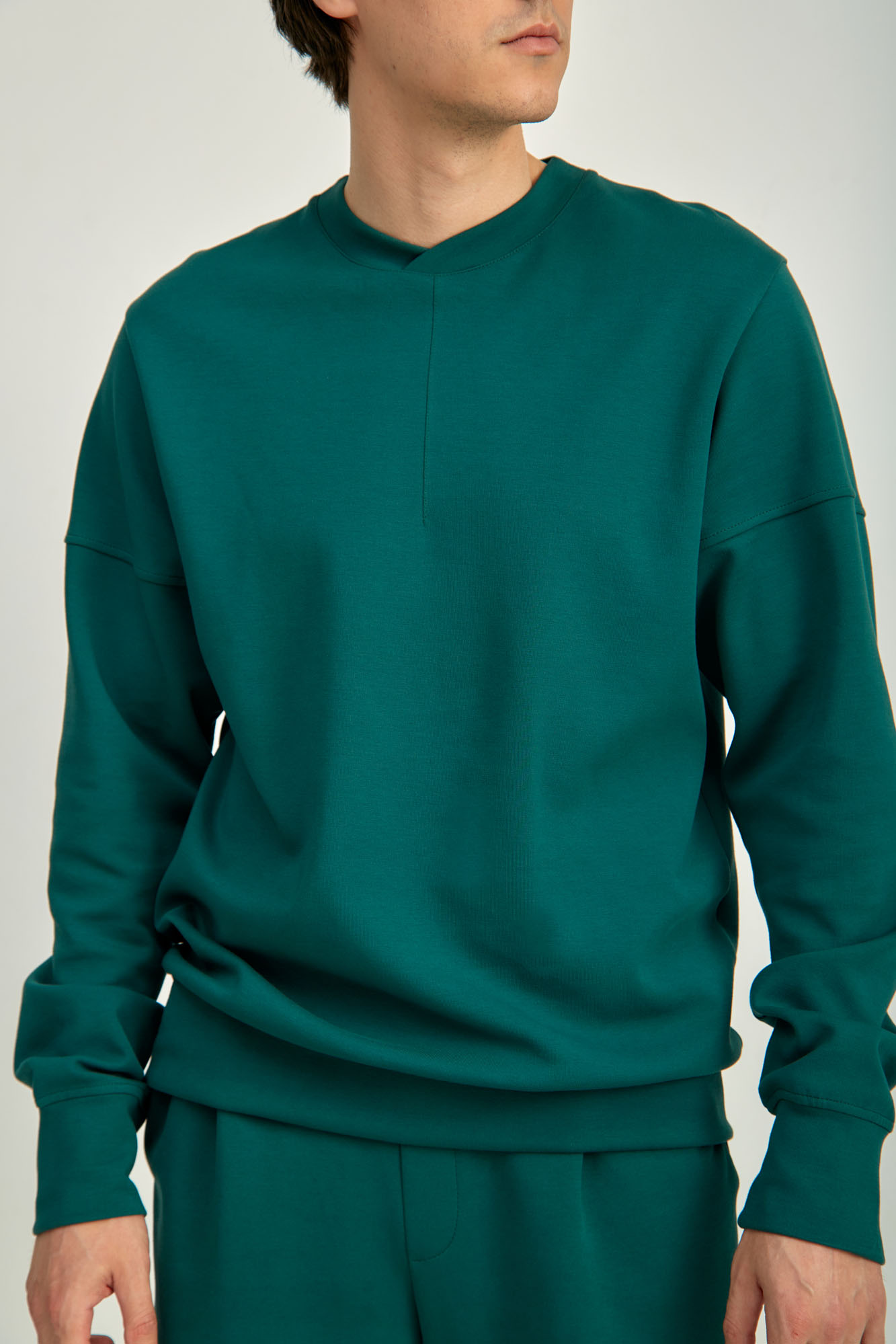 M-241-P-25-1006 Свитшот The Hills Зеленый