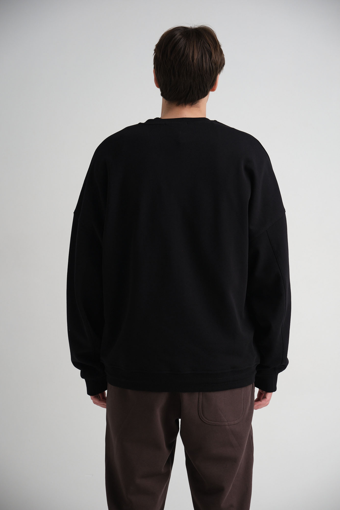 M-242-P-20-0017 Свитшот The Hills Черный