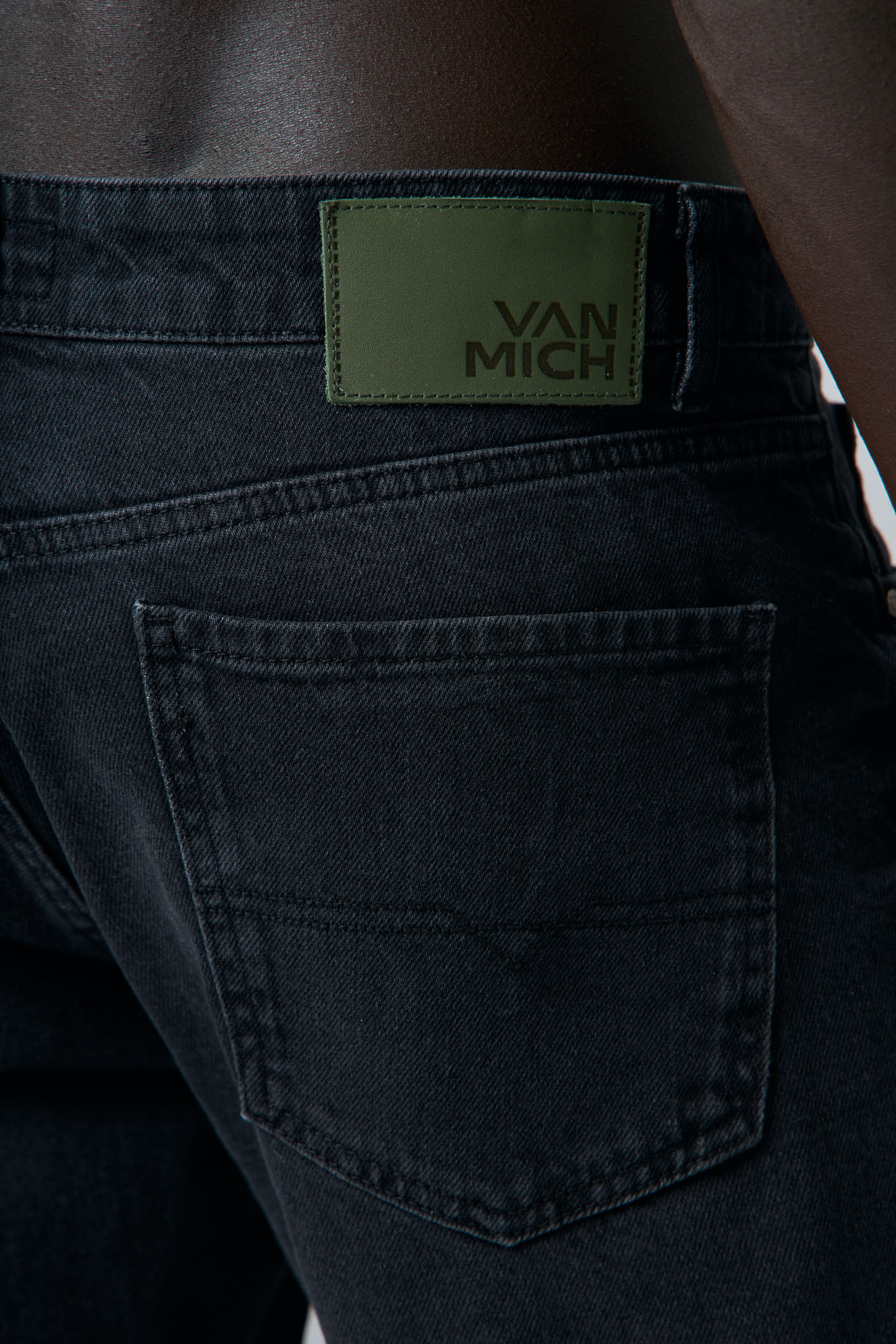 VM-OMA-33-440 Шорты джинсовые Van Mich Черный