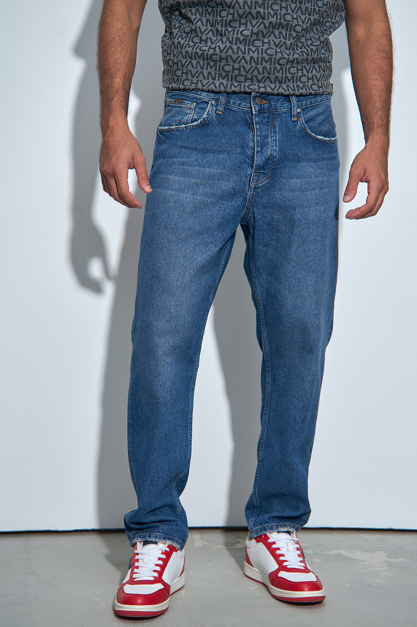 VM-232-33-015 Джинсы Carot Van Mich Голубой