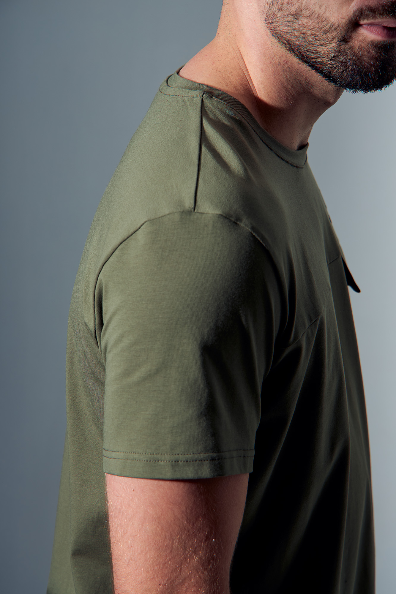 M-232-P-22-0051 Футболка The Hills Хаки