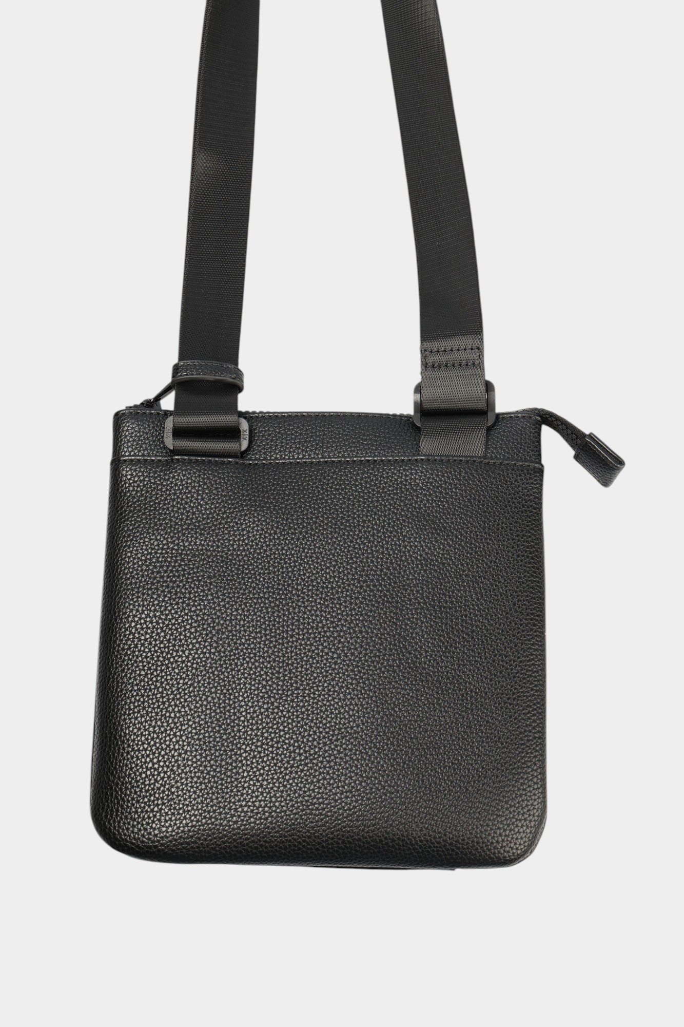 XM001623_AF17211 Сумка Armani Exchange Черный