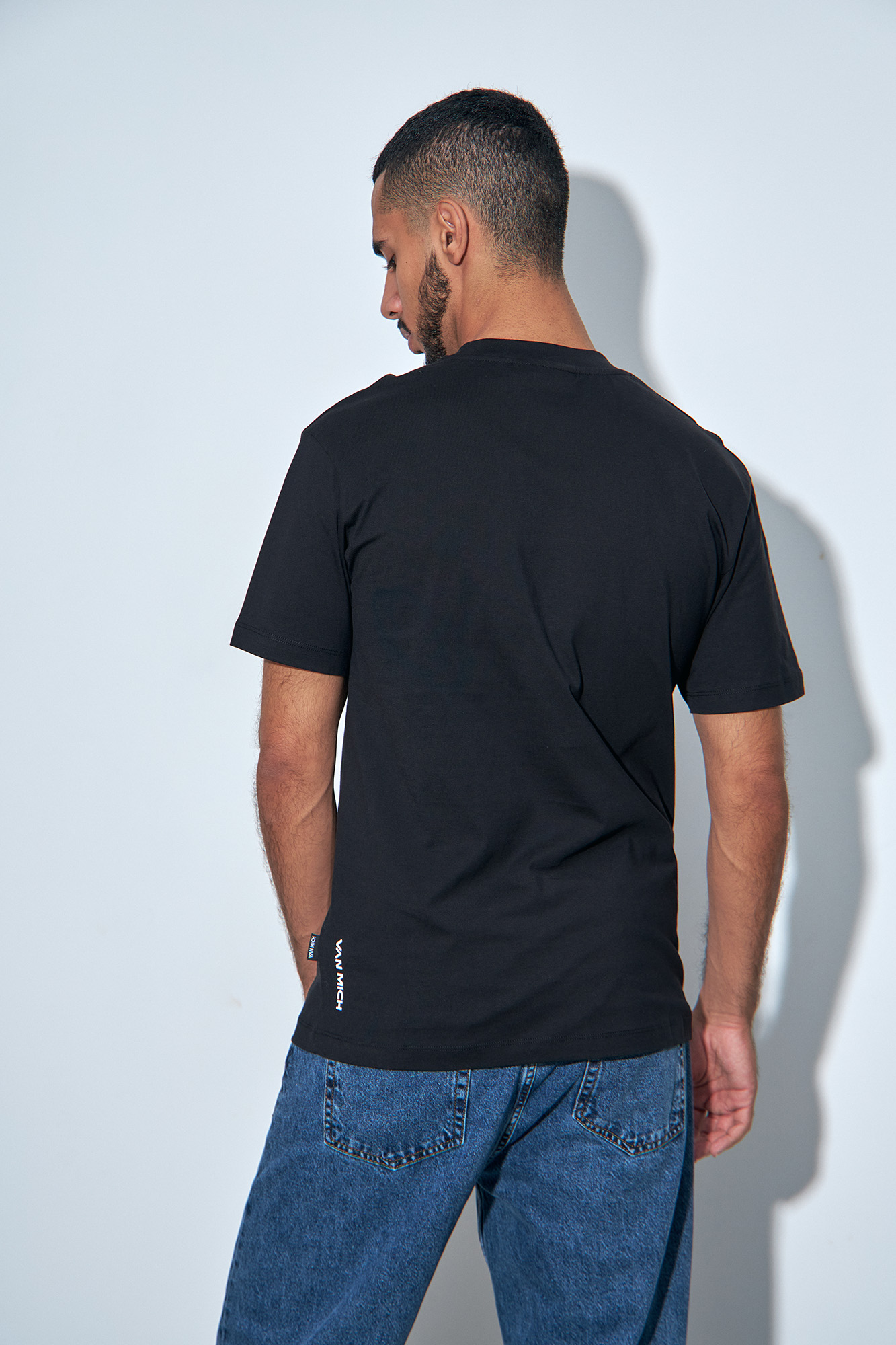 VM-232-22-020 Футболка Van Mich Черный