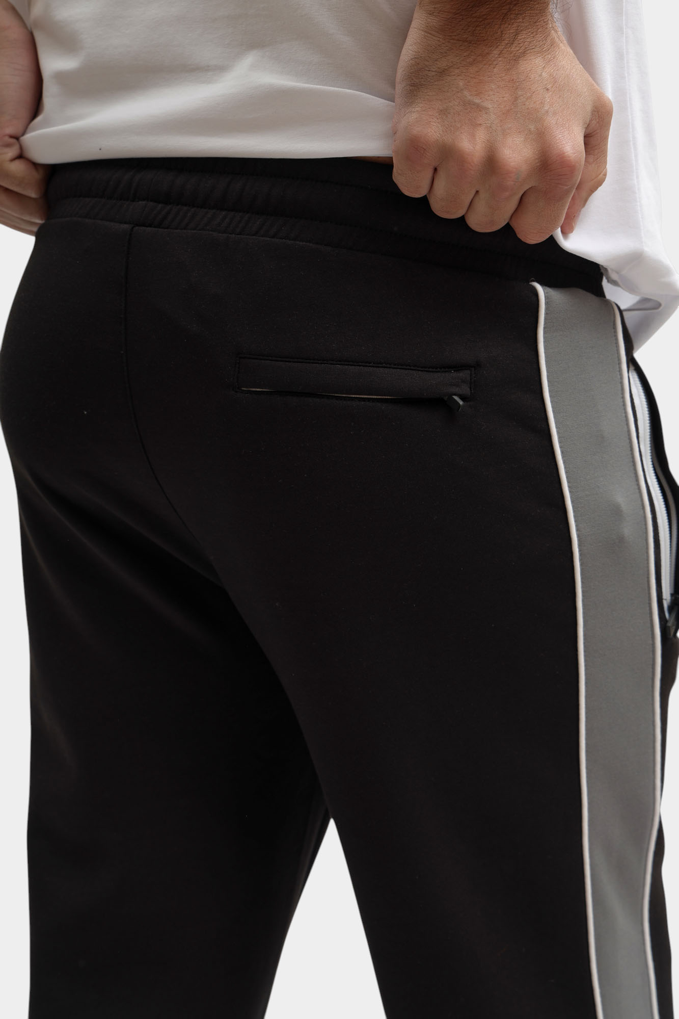 561902_705014 Брюки спортивные Karl Lagerfeld Черный