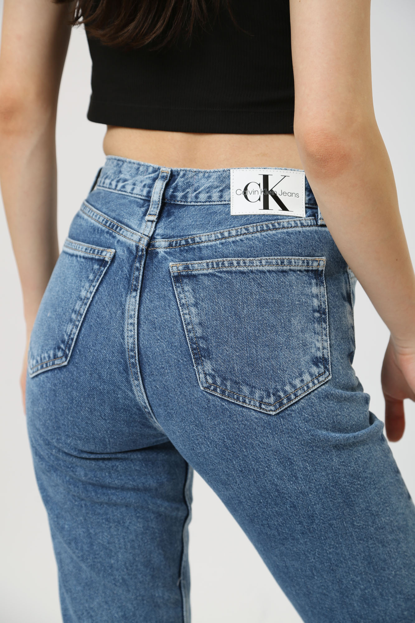 J20J222433 джинсы authentic slim straight  calvin klein jeans 