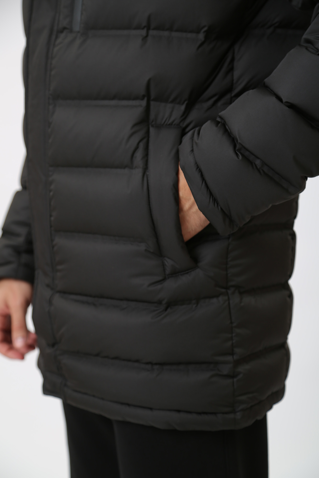 534593_505028 Куртка пуховая Karl Lagerfeld Черный