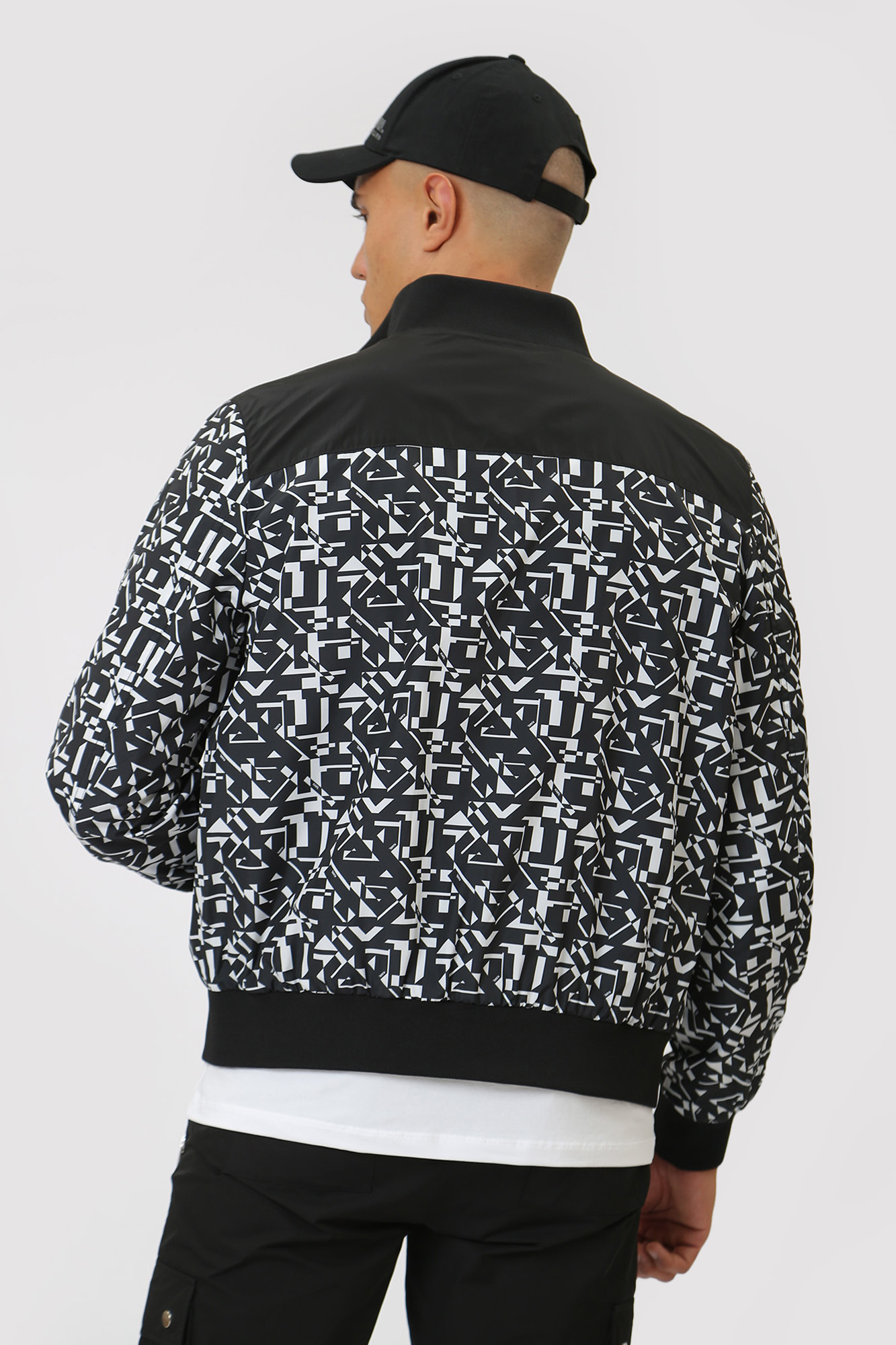 533500_505087 Бомбер Karl Lagerfeld Черный