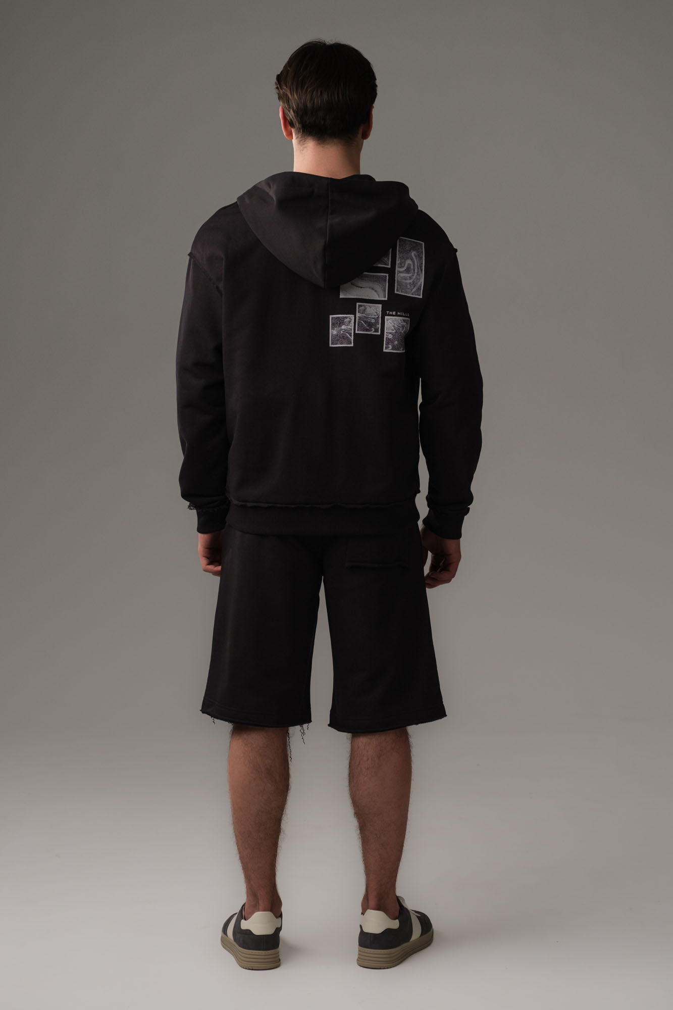 M-251-P-20-0062 Тректоп The Hills Черный