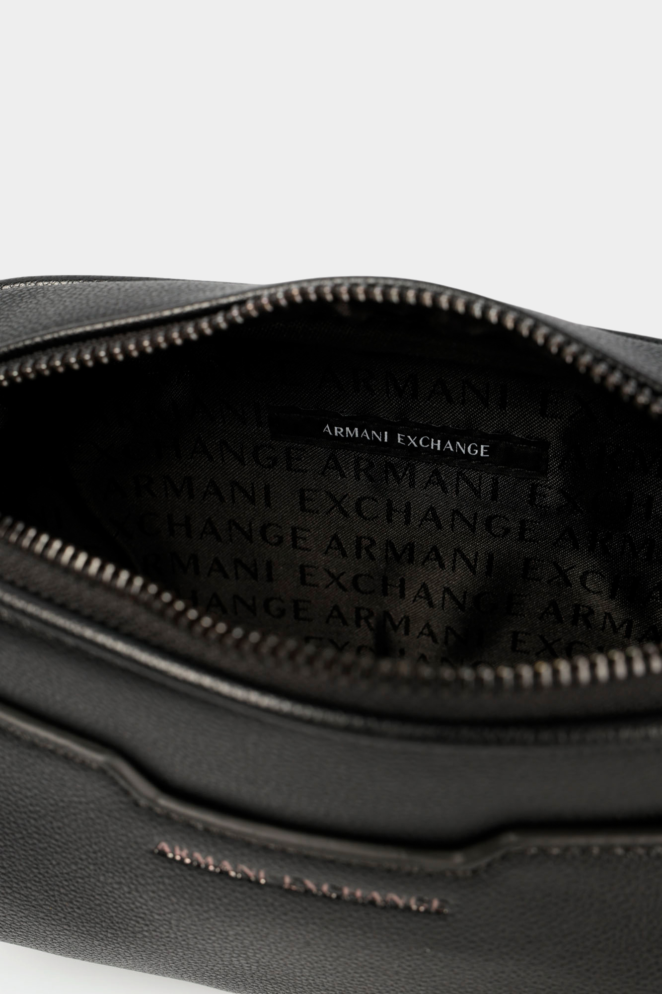 XM002583_AF22651 Сумка Armani Exchange Черный