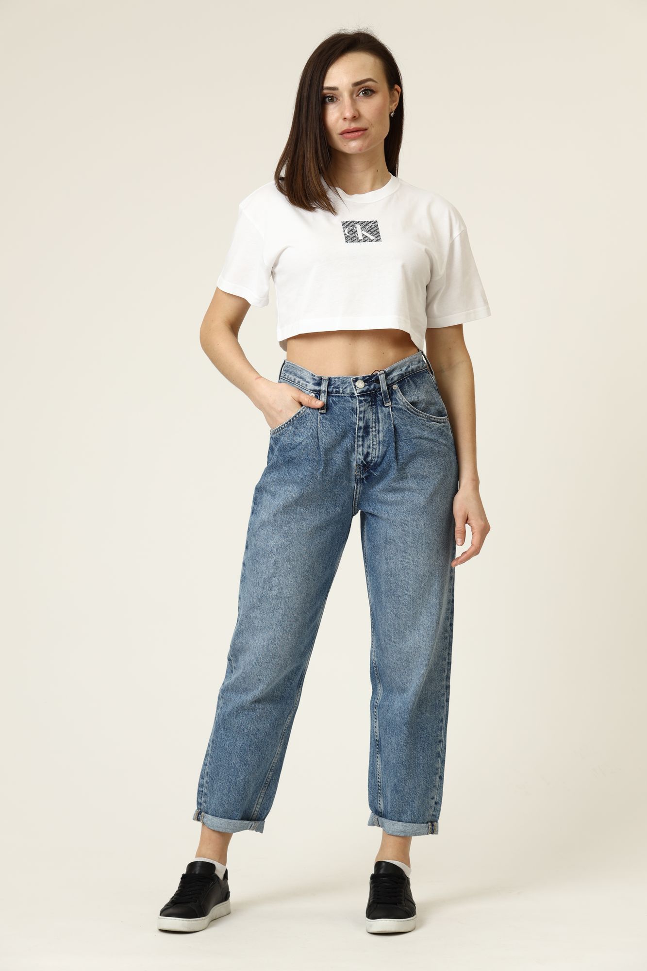 J20J215612 футболка кроп-топ calvin klein jeans calvin klein jeans 