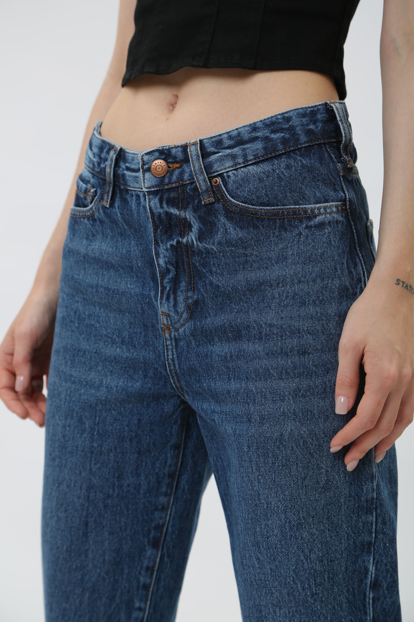 3DYJ16_Y16EZ брюки джинсовые armani exchange 