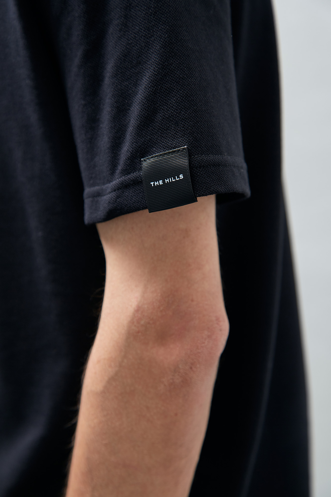 M-232-P-23-0069 Поло The Hills Черный