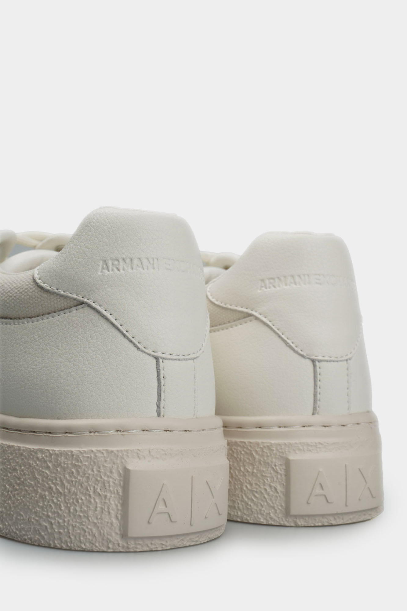XUX260_XV954 Кеды Armani Exchange Белый