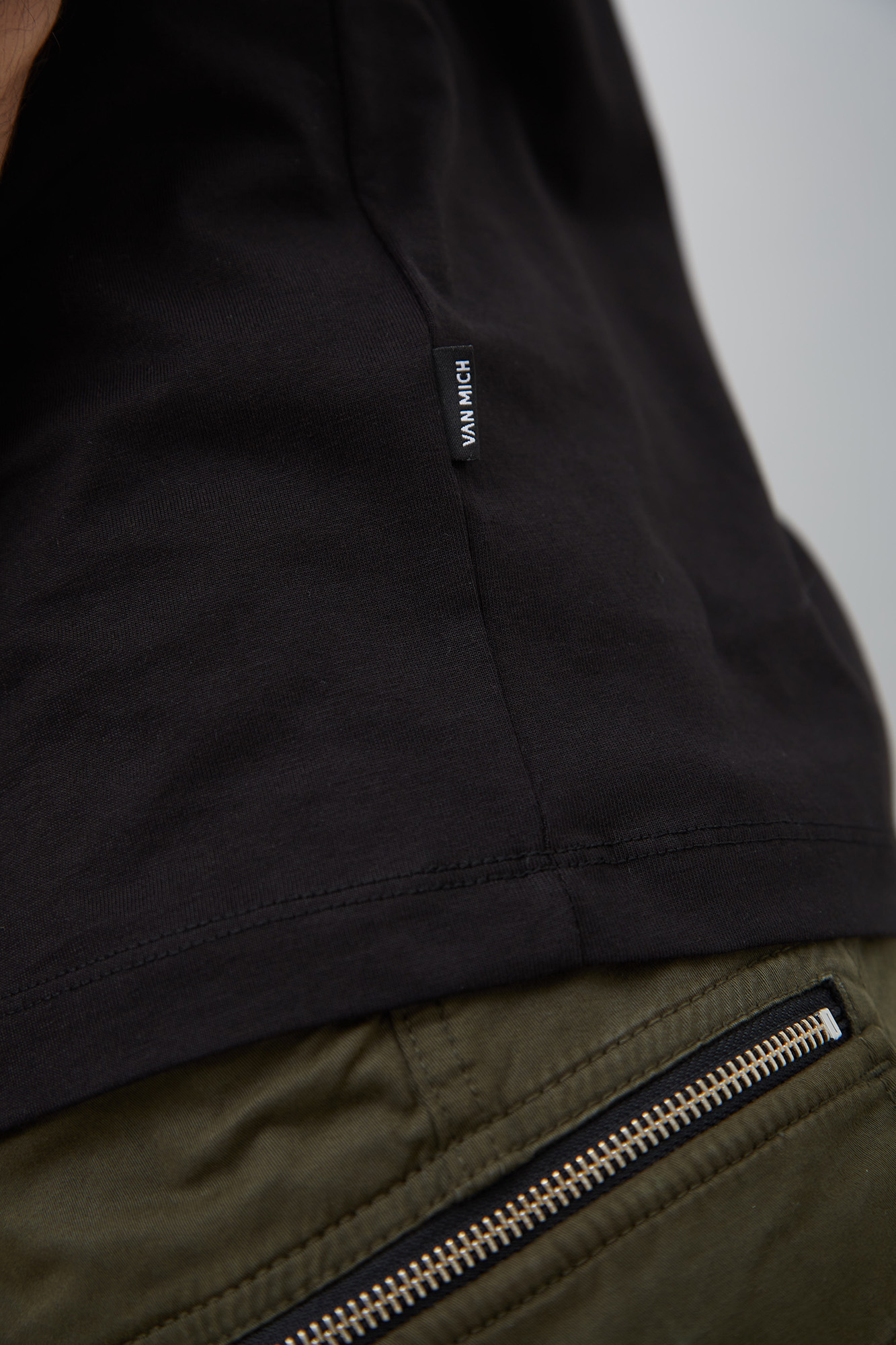 VM-231-22-029 Футболка Van Mich Черный