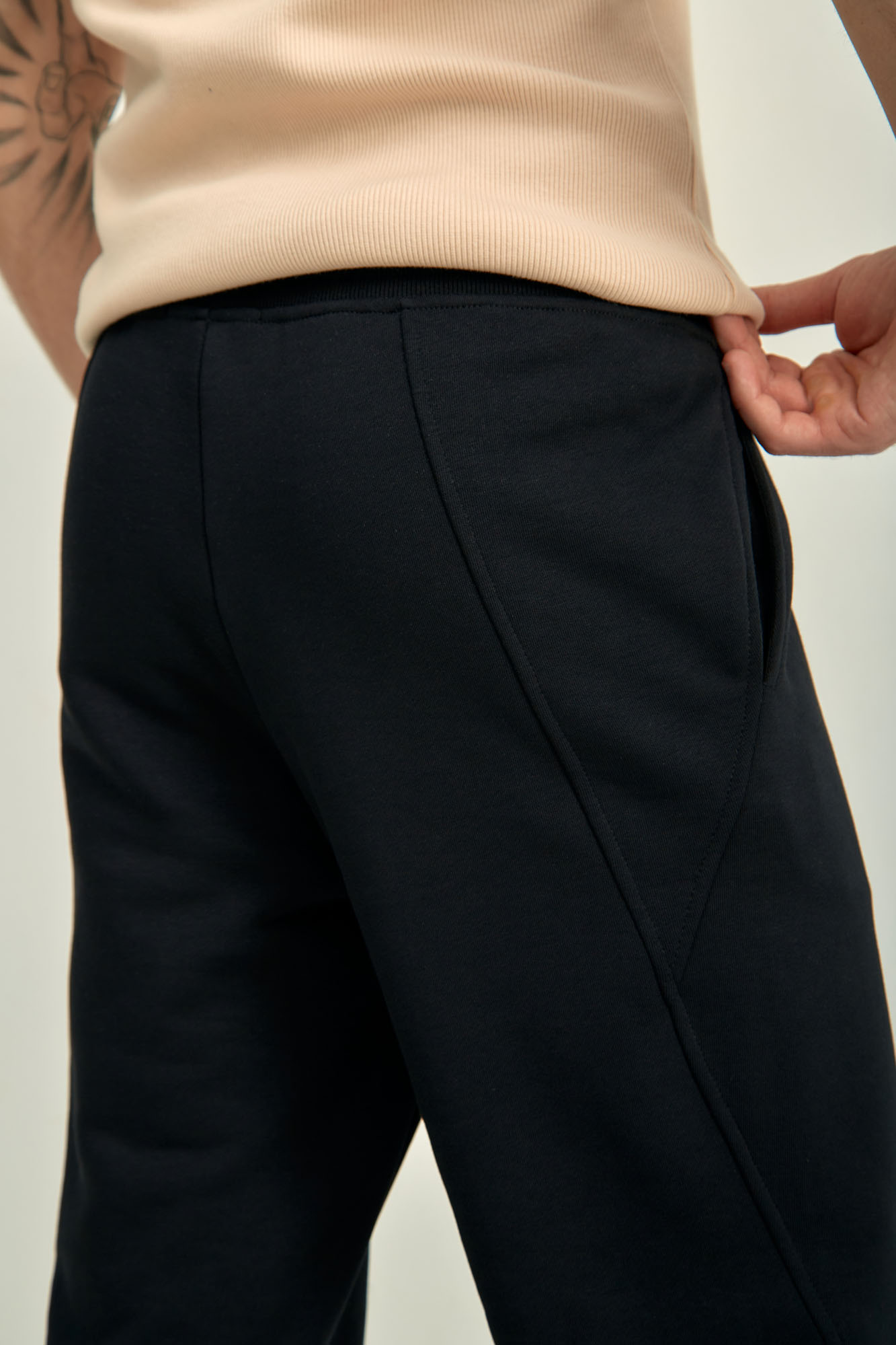 M-241-P-20-0086 Брюки спортивные The Hills Черный