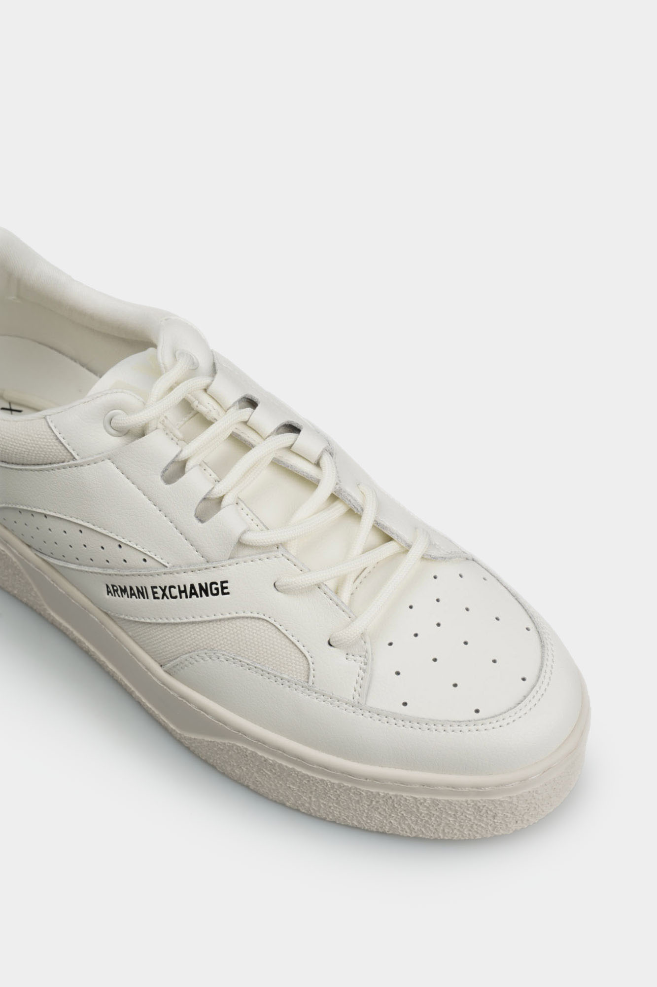 XUX260_XV954 Кеды Armani Exchange Белый