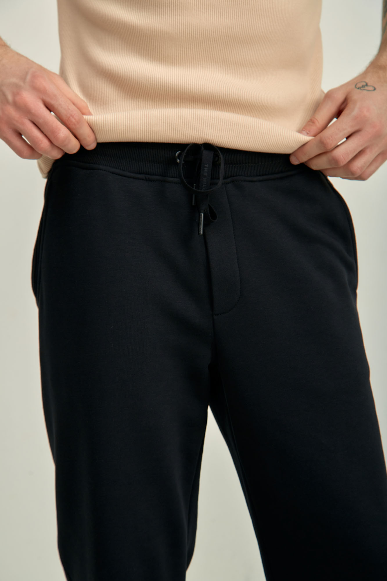 M-241-P-20-0086 Брюки спортивные The Hills Черный