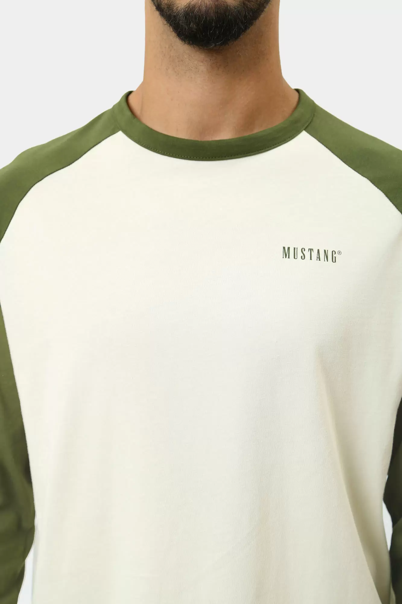 1015672 Лонгслив Mustang Белый
