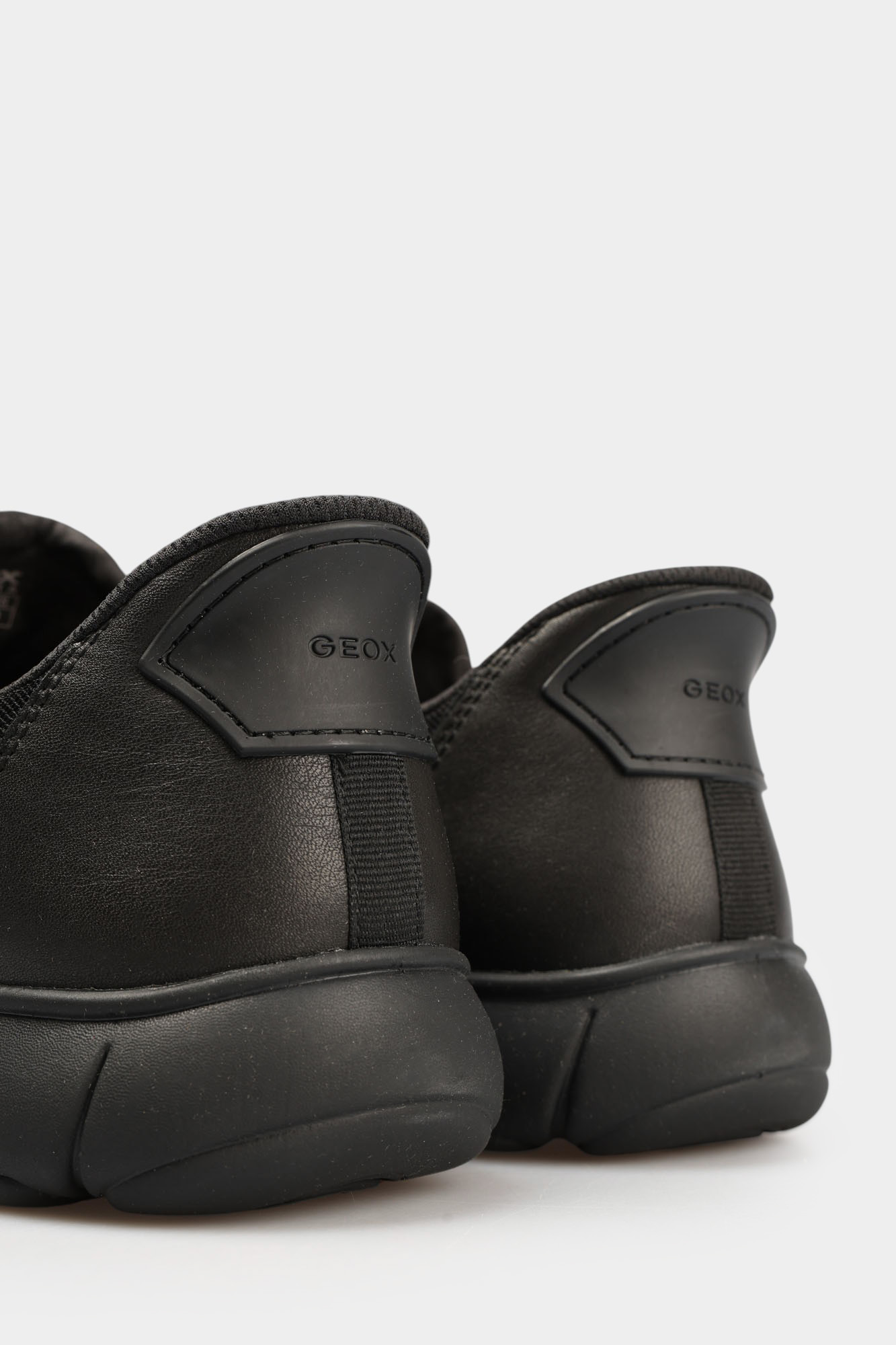 U56MXB00085C Кроссовки Geox Черный
