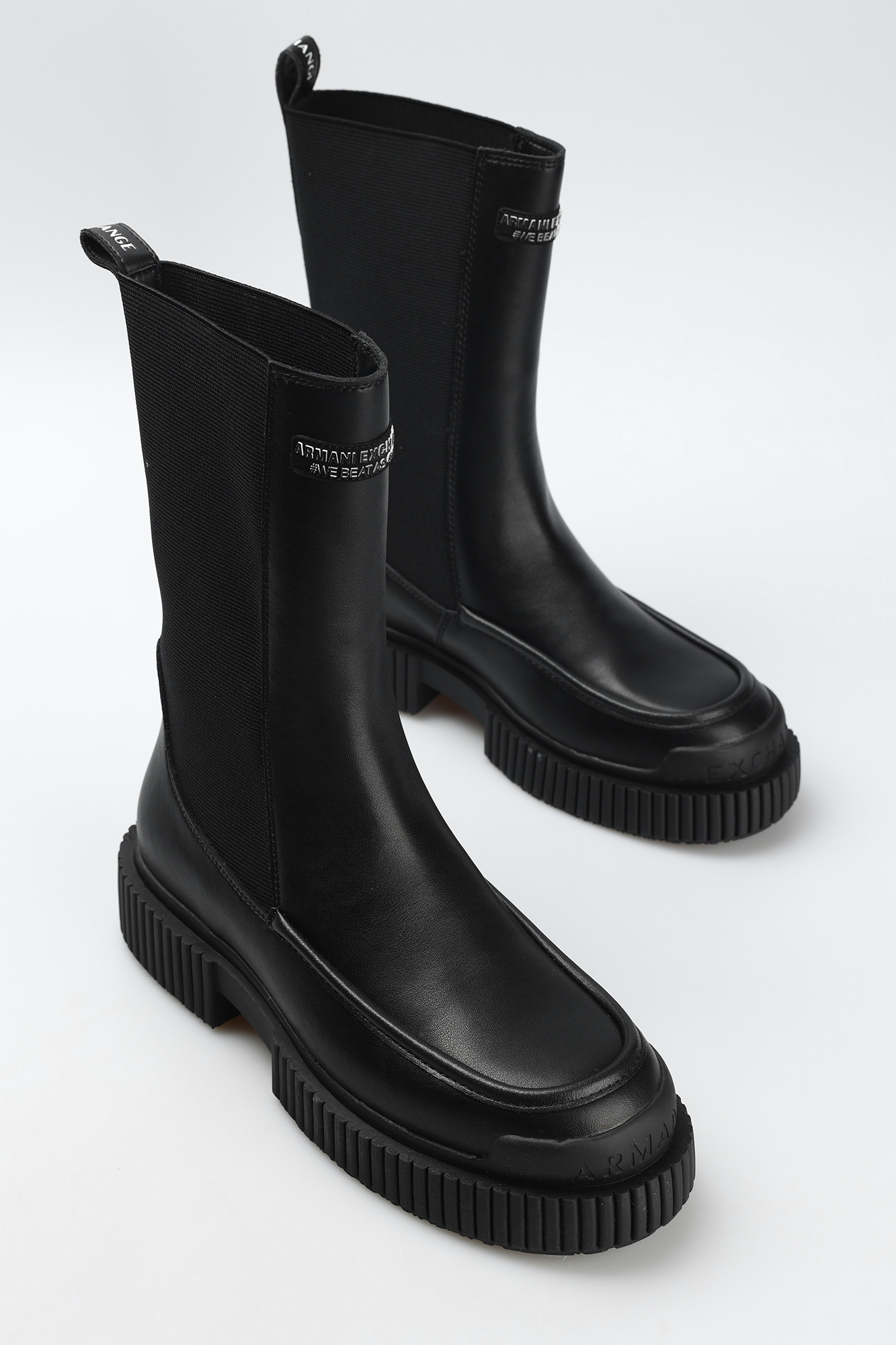 XDN027_XV747 Ботинки Armani Exchange Черный