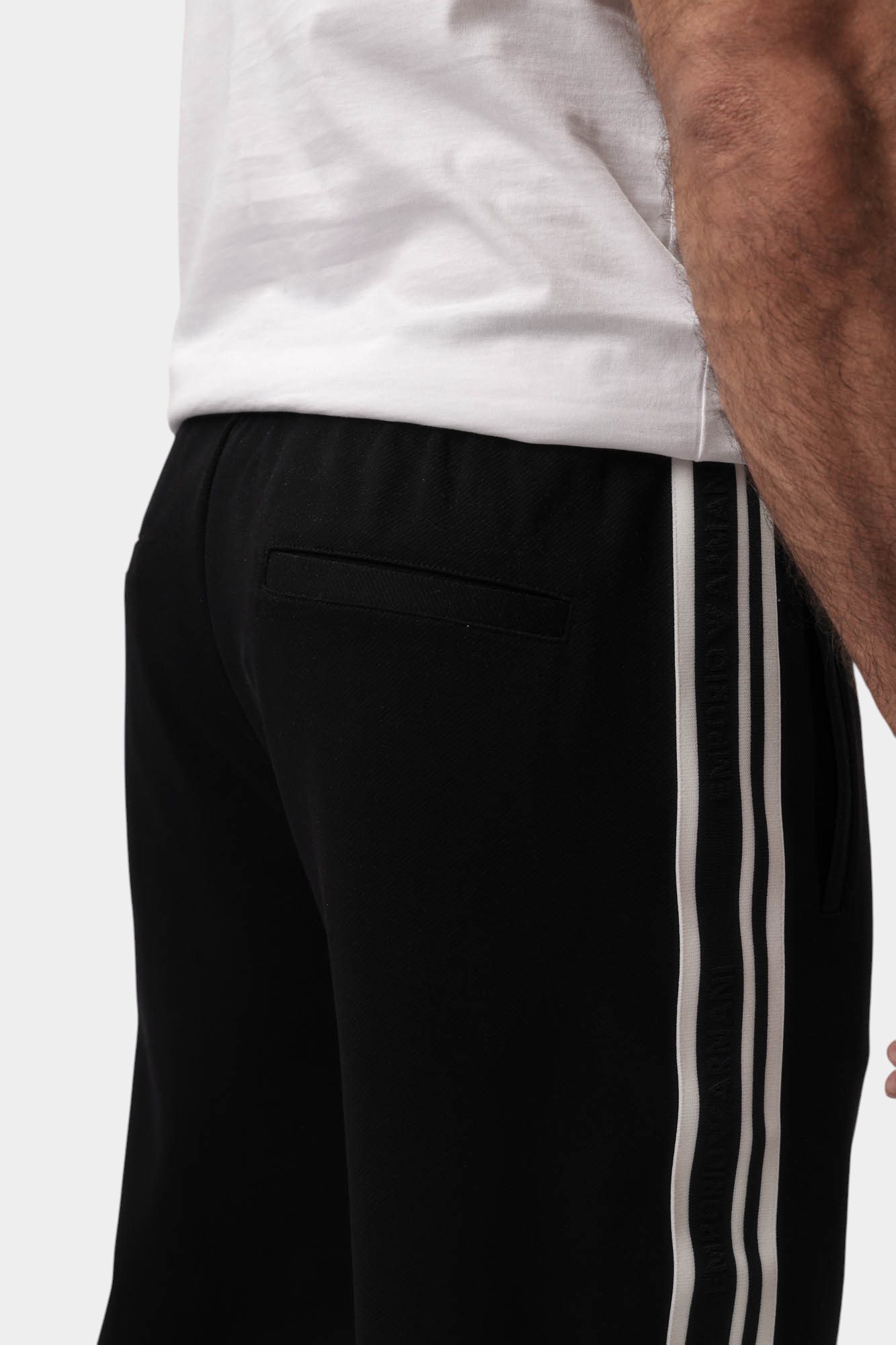 EM001111_AF13488 Брюки спортивные Emporio Armani Белый