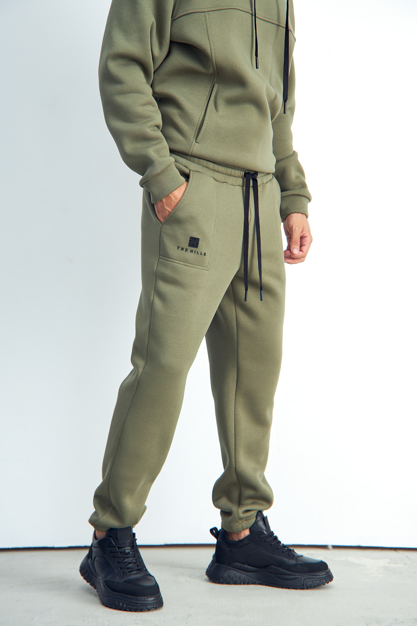M-232-P-43-0052 Брюки спортивные The Hills Зеленый