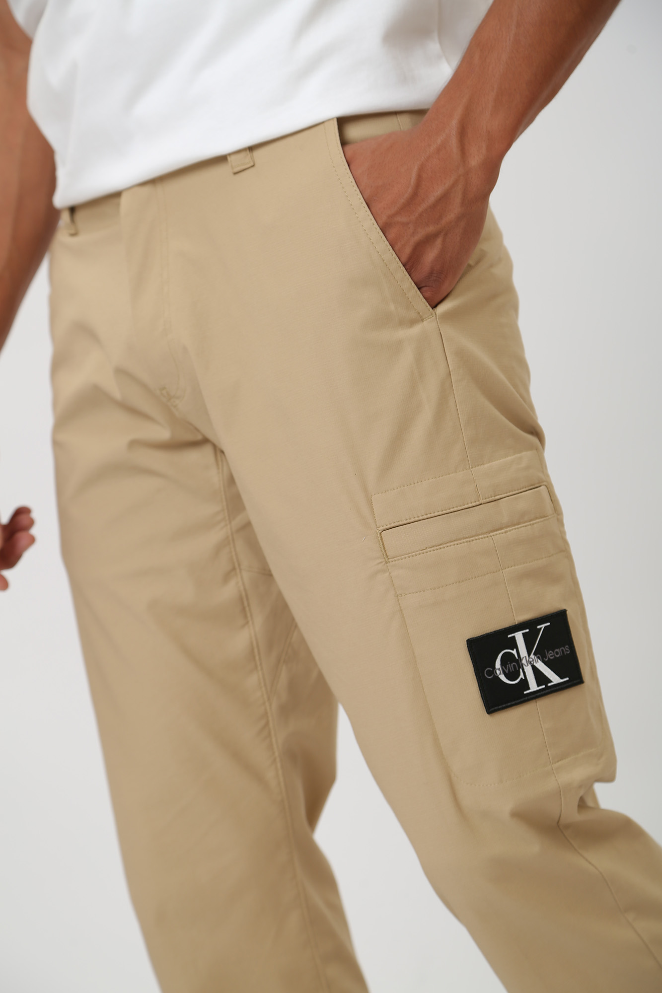 J30J323508 Брюки чиносы Calvin Klein Jeans  Calvin Klein Jeans Белый