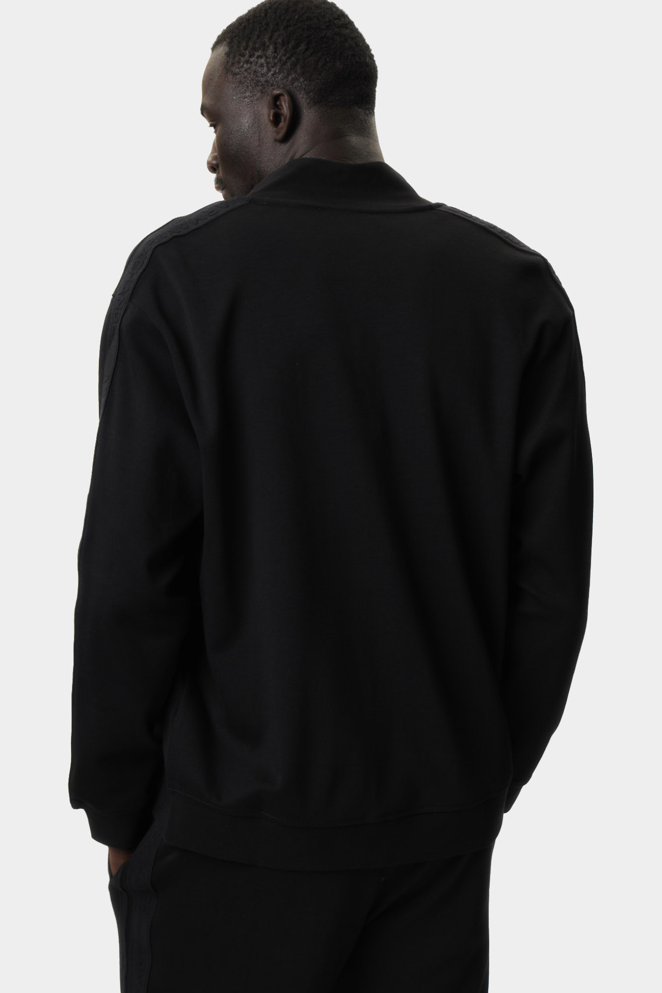 XM000311_AF10365 Толстовка Armani Exchange Черный