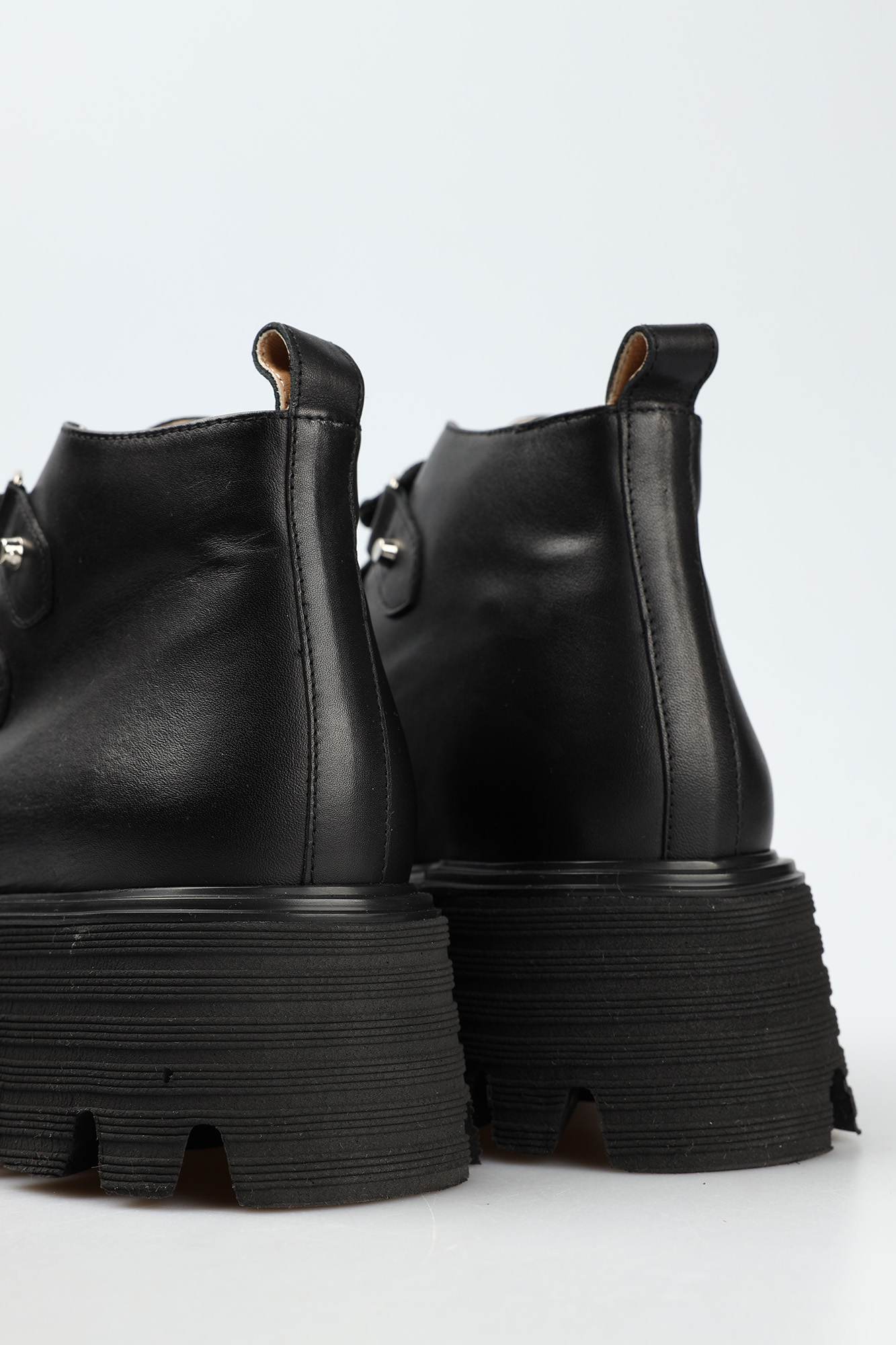 16-8307 Ботинки Marc Cony Черный