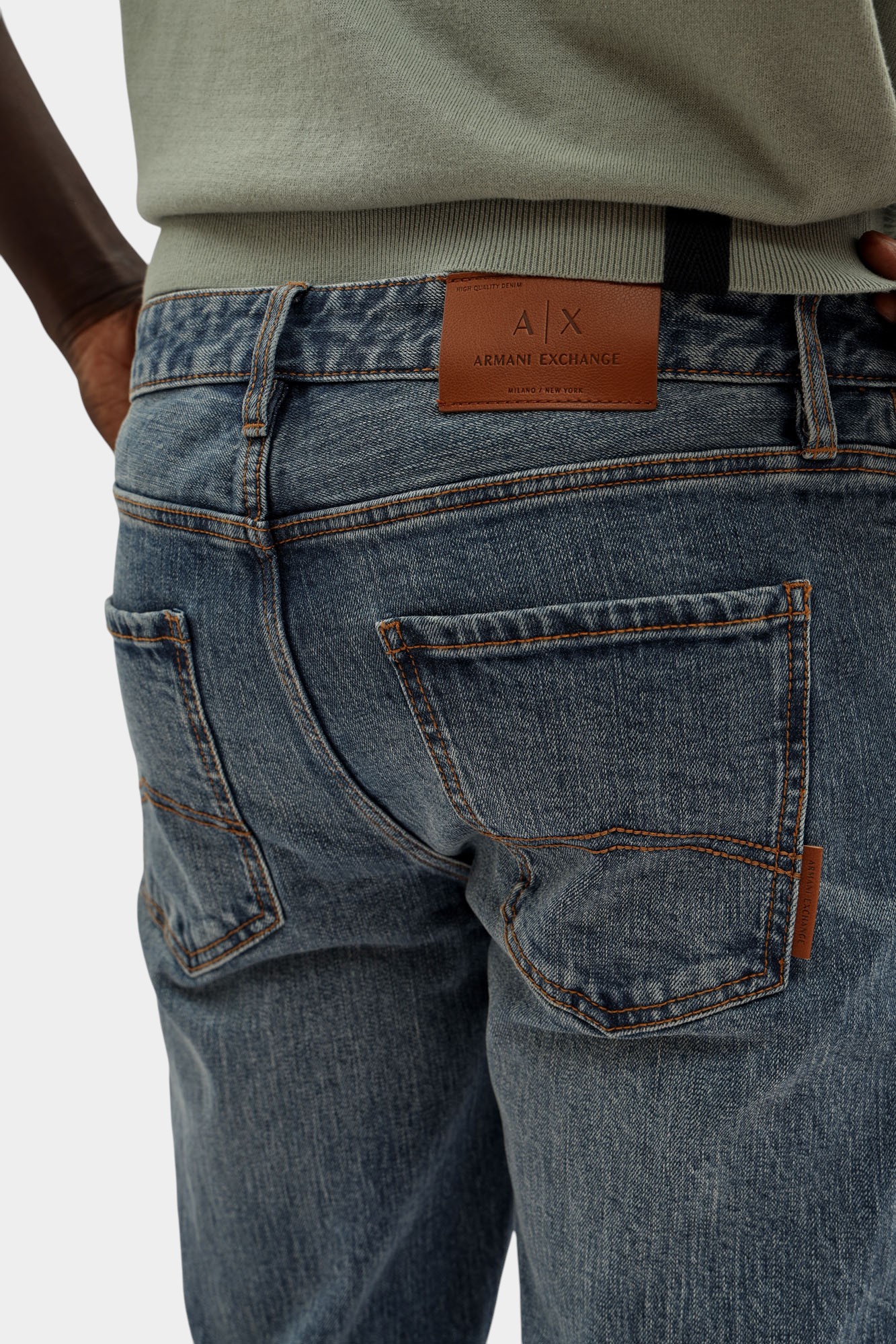 XM000049_AF17047 Джинсы Armani Exchange Голубой