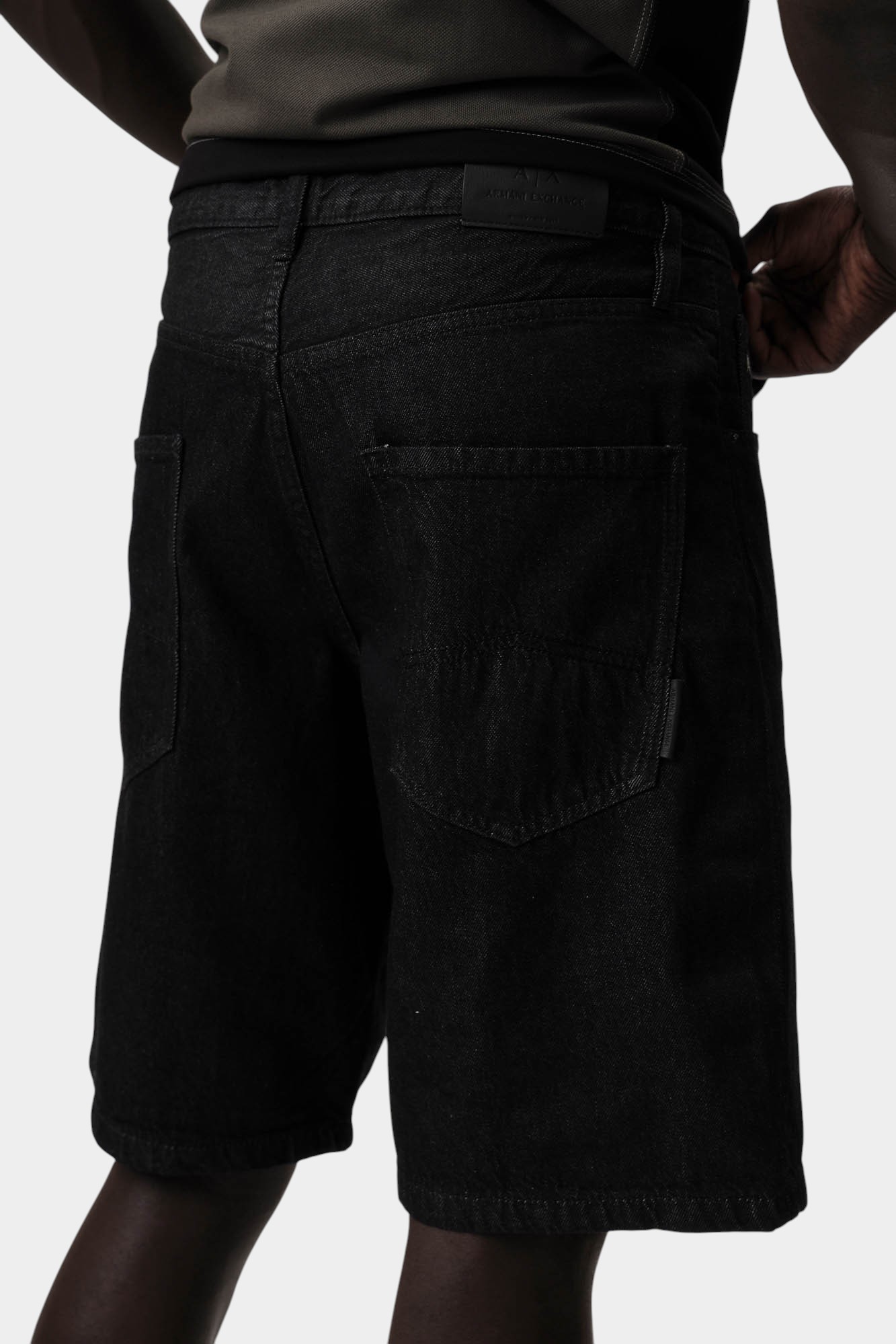 XM000658_AF13366 Шорты Armani Exchange 