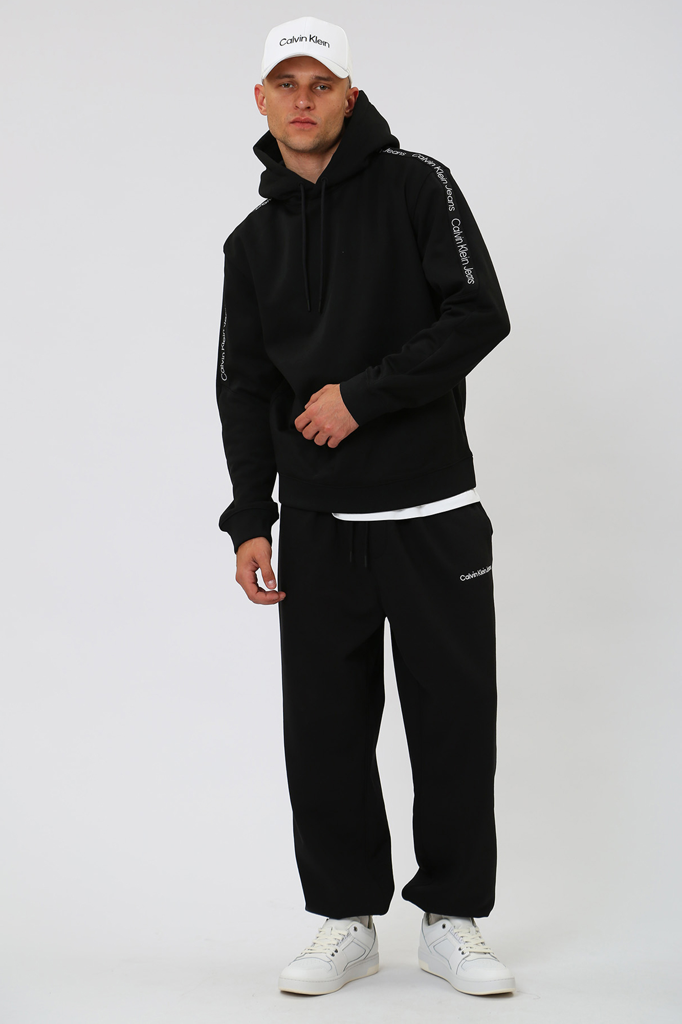 J30J323429 Худи Calvin Klein Jeans Черный