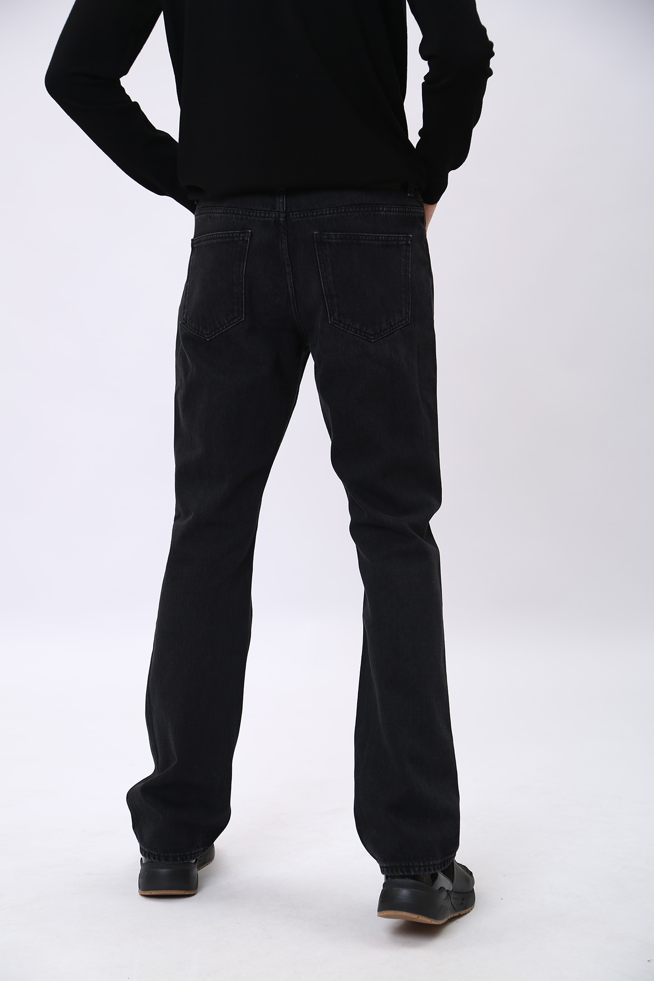 52J00119-1T005935-C-032 Джинсы Trussardi Черный