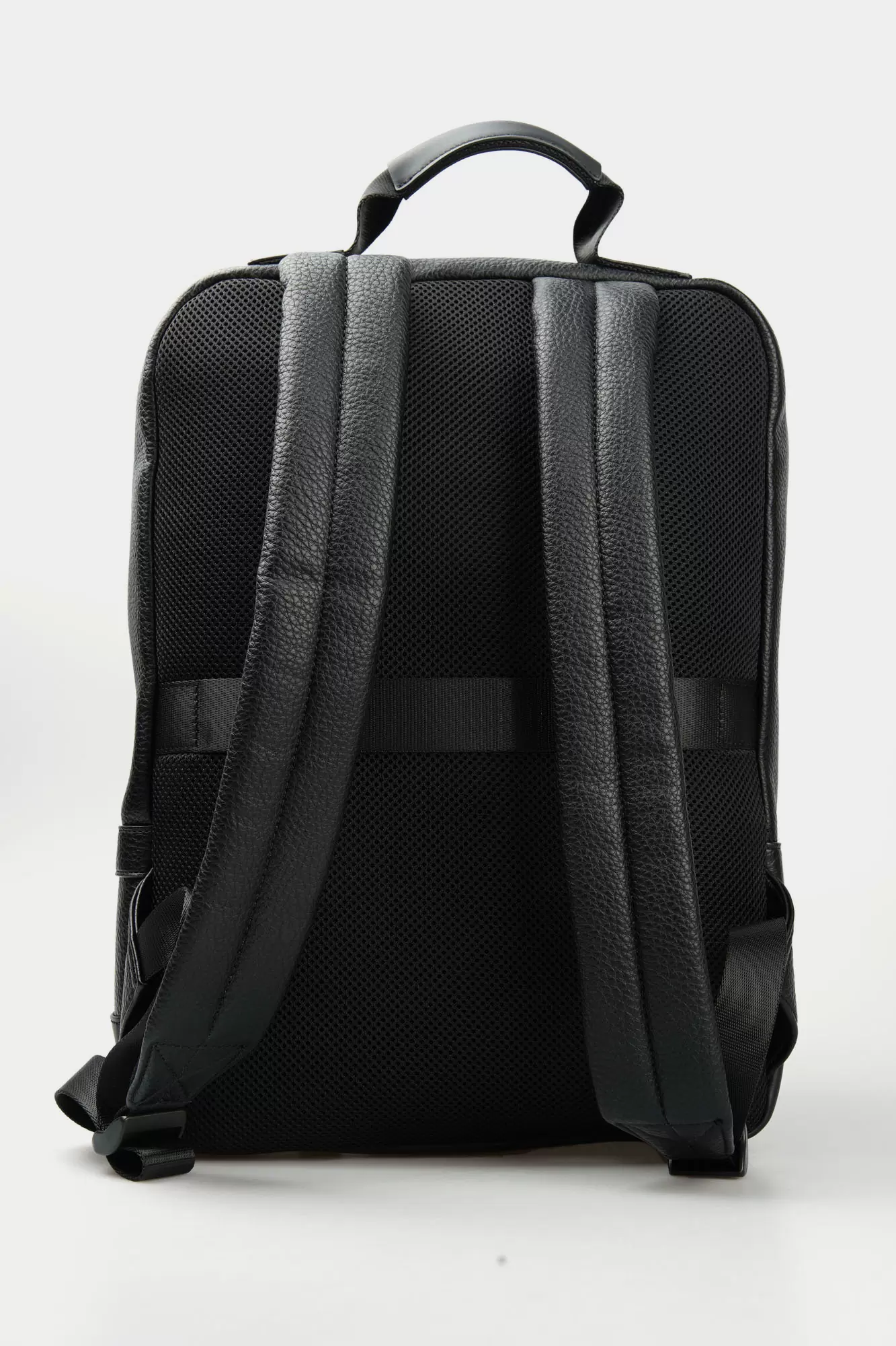 952693_4F863 Рюкзак Armani Exchange Черный
