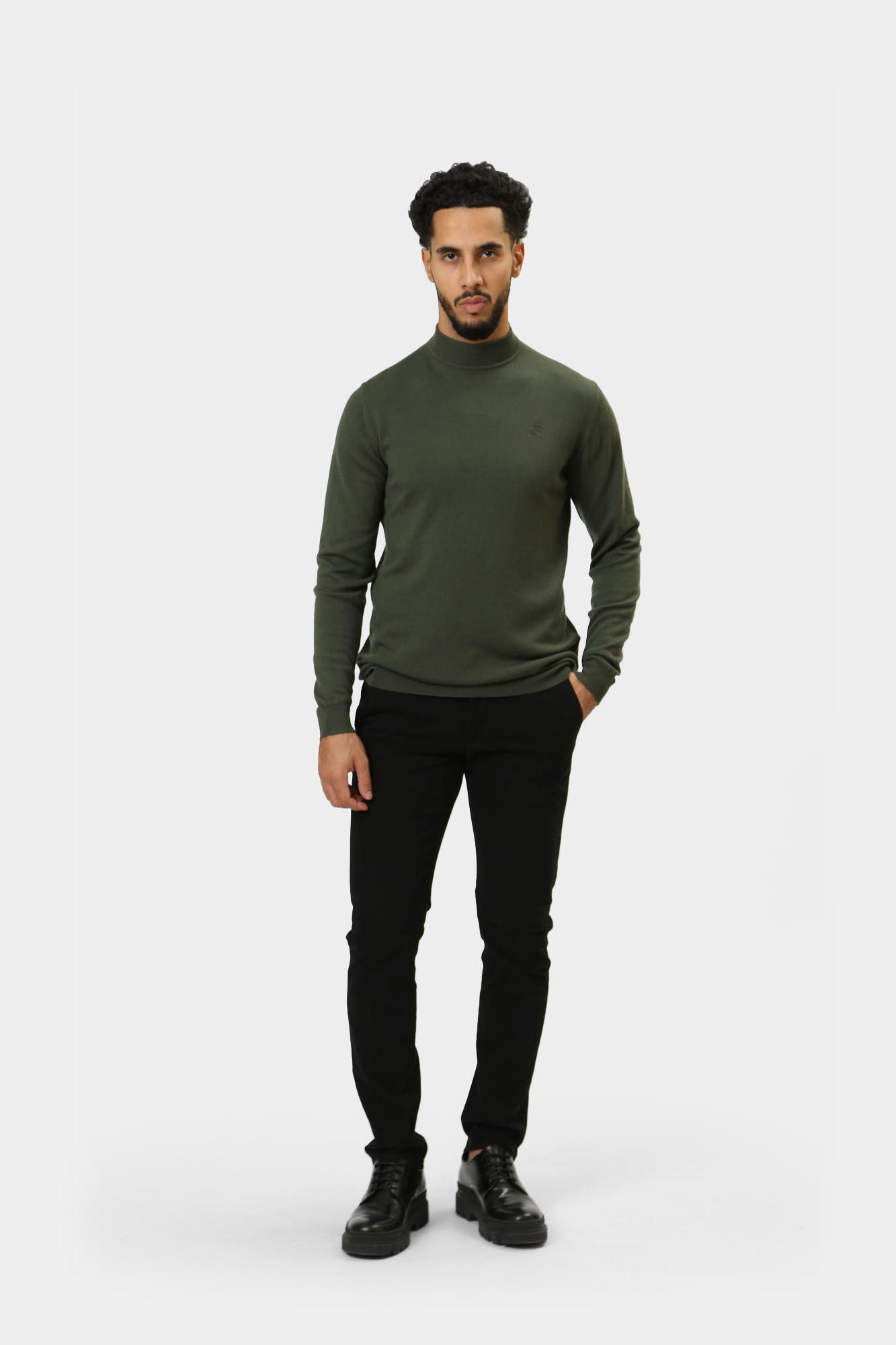 544825_255835 Брюки чиносы Karl Lagerfeld Черный