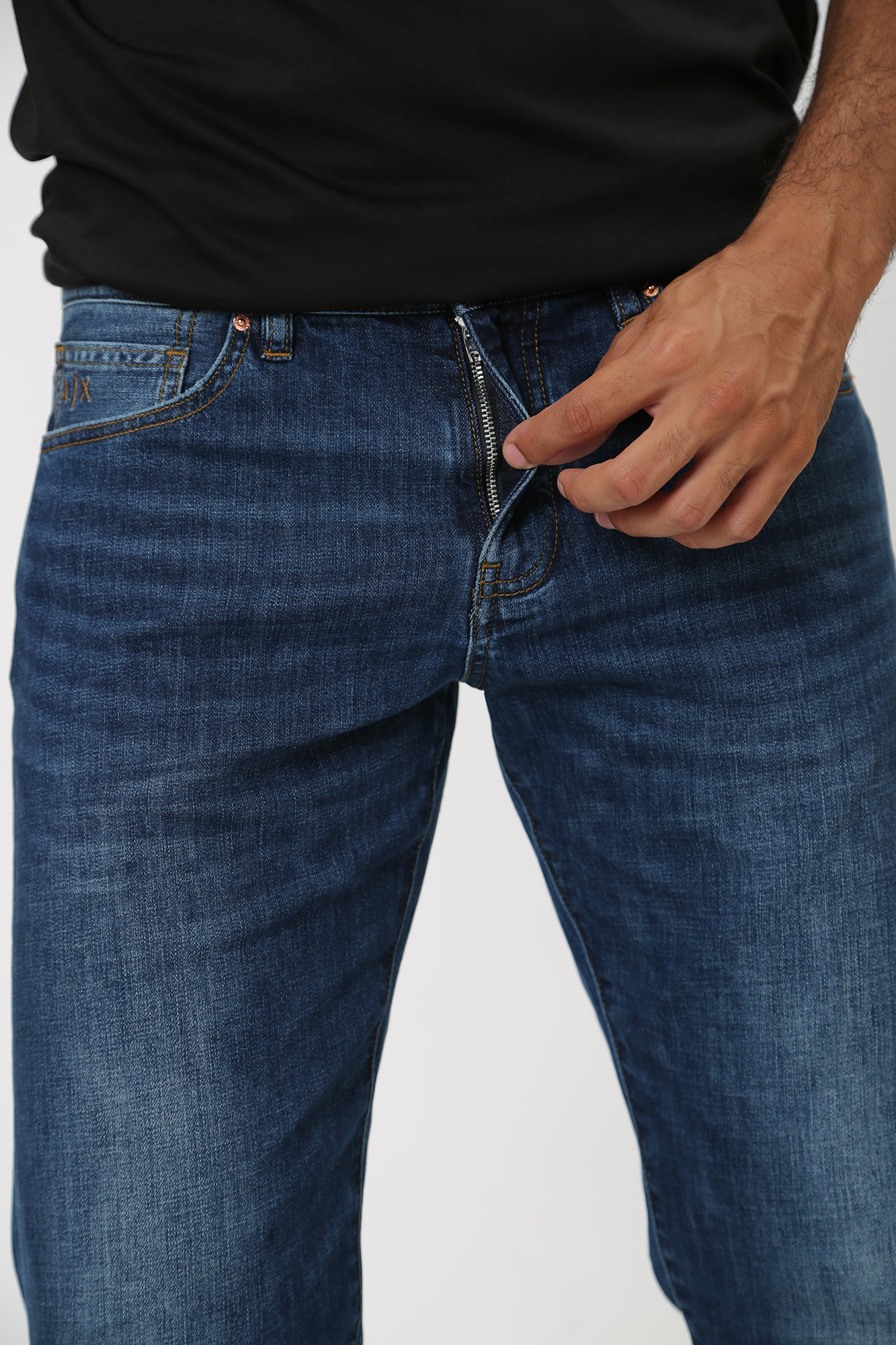 3RZJ16_Z1UGZ Брюки джинсовые   Armani Exchange Синий