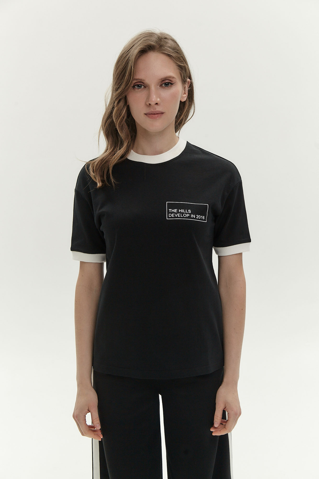 W-242-THT-22-0024 футболка the hills 