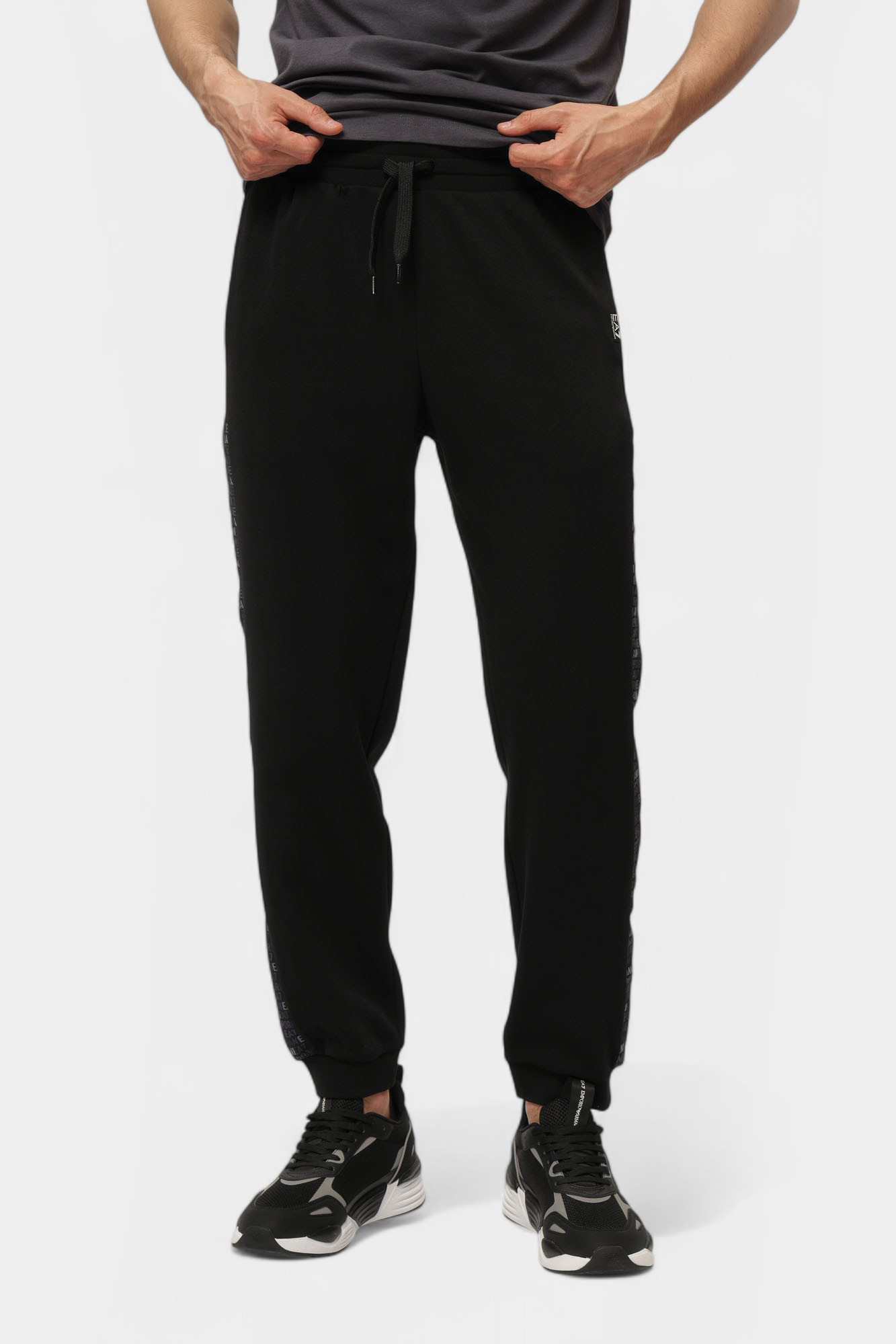 7M000216_AF12660 Брюки спортивные EA7 Черный