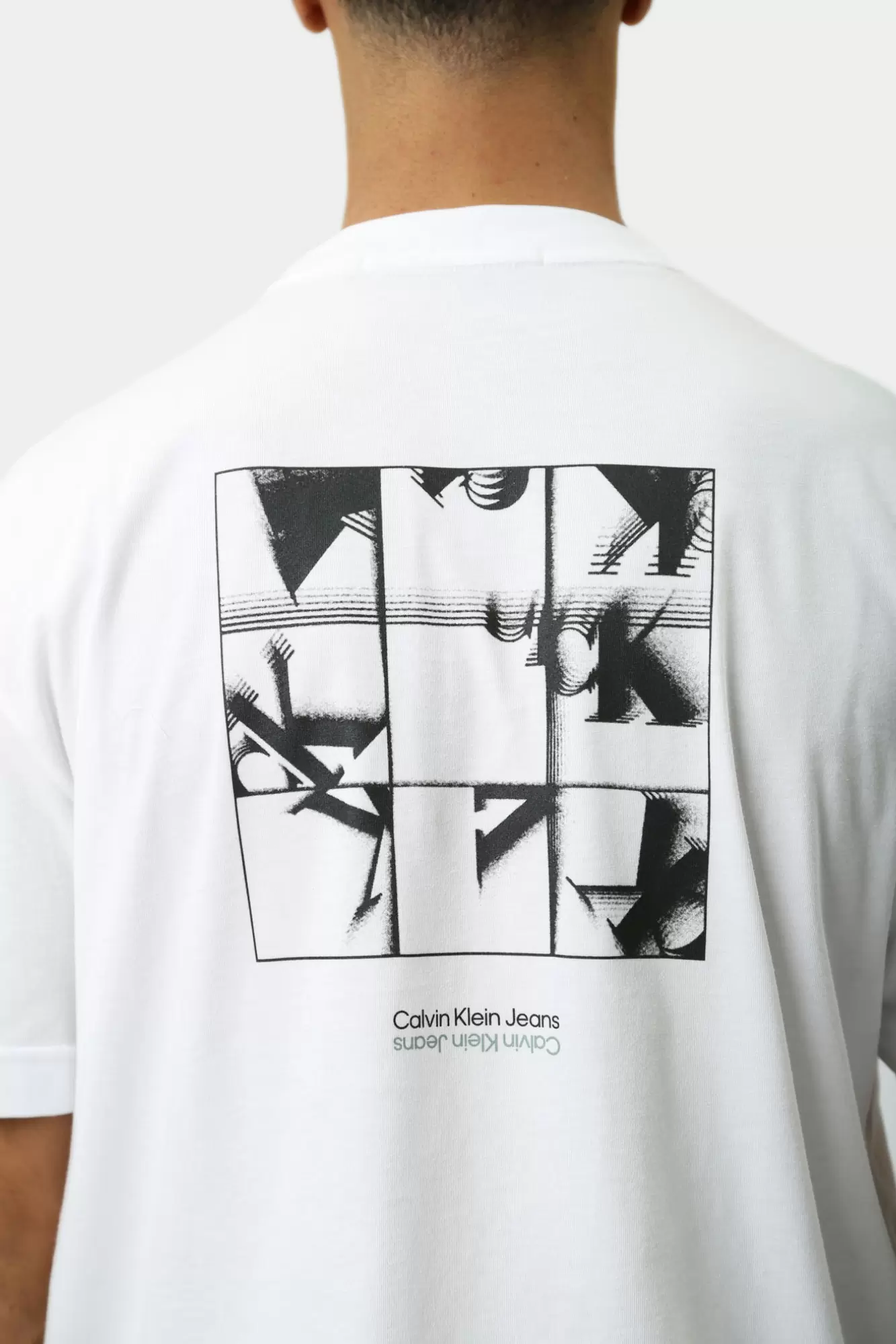 J30J325688 Футболка Calvin Klein Jeans Белый