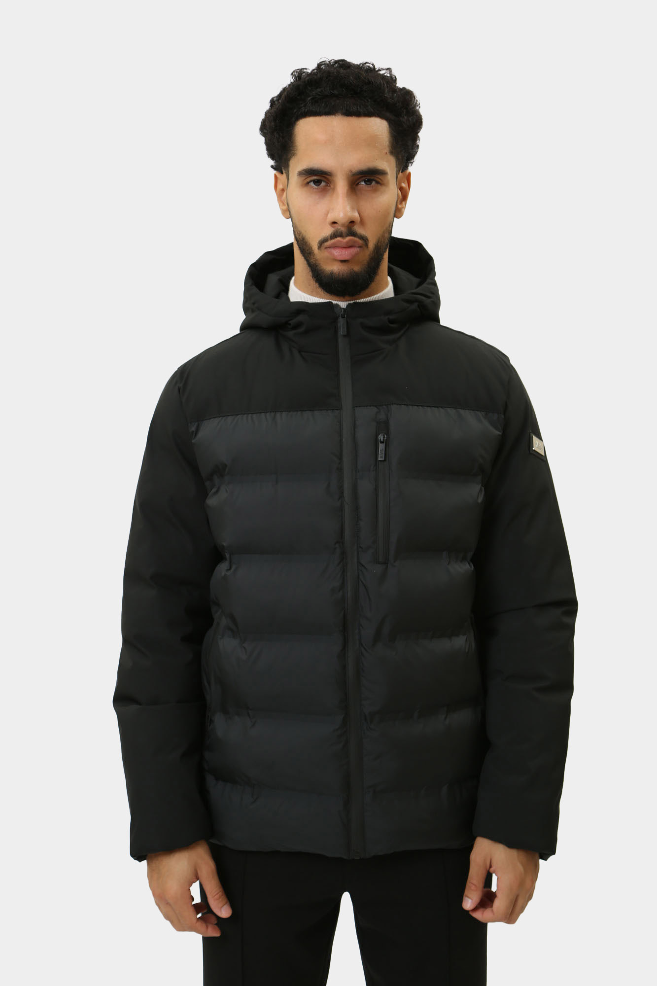 544596_505029 Куртка утепленная Karl Lagerfeld Черный