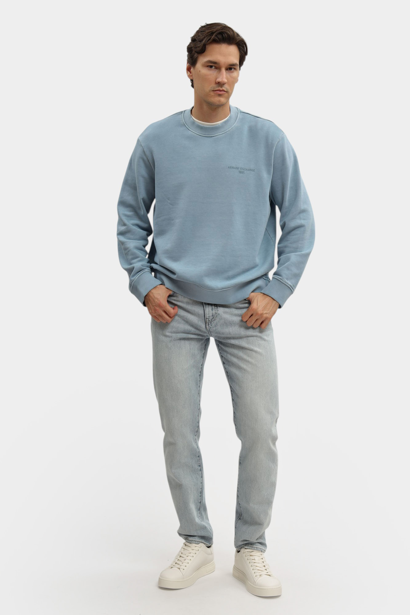 XM000049_AF18820 Джинсы узкие Armani Exchange Голубой