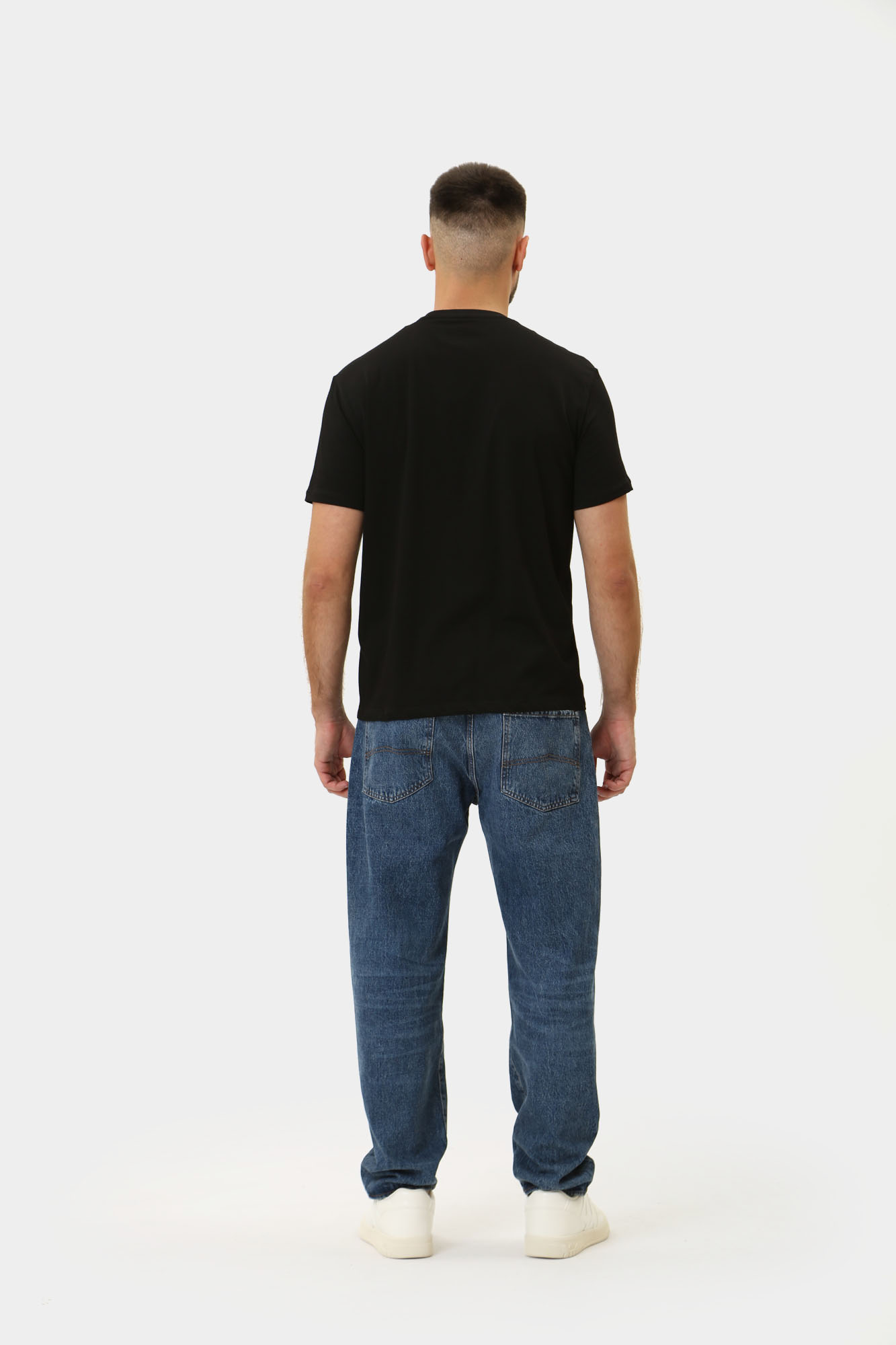 3DZTJQ_ZJGEZ Футболка Armani Exchange Черный