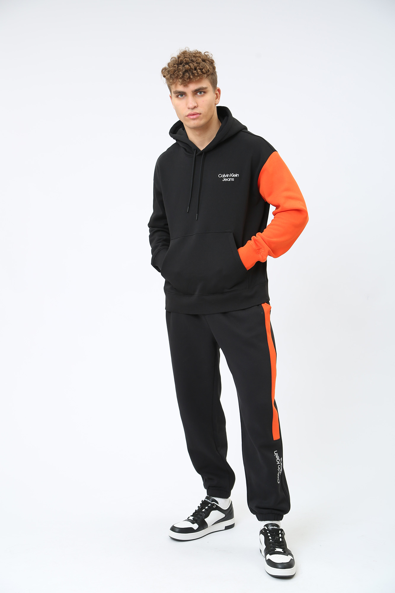 J30J321892 Худи Calvin Klein Jeans Черный