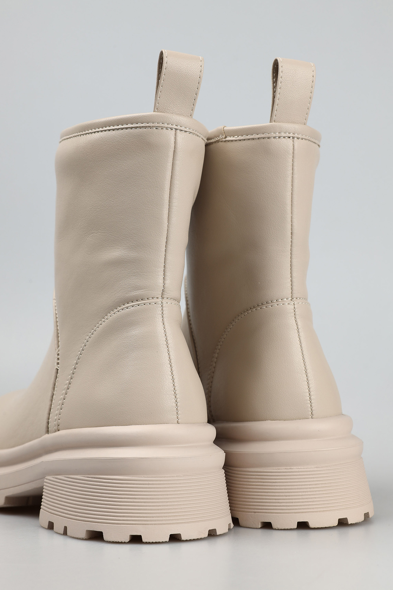 2241-472-34 Ботинки Marc Cony Молочный