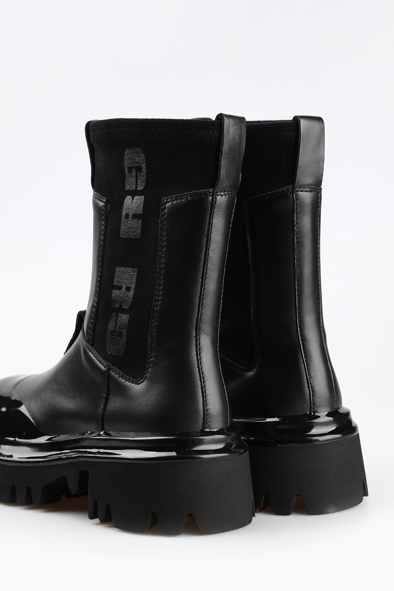 S02206-730 Ботинки Graciana Черный