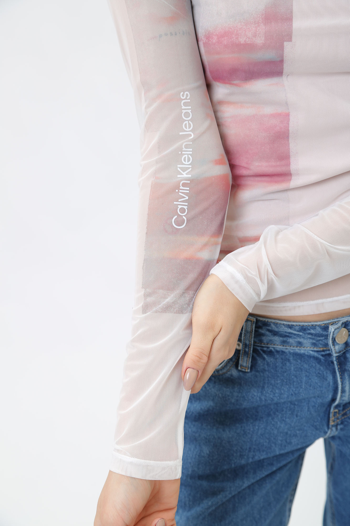 J20J223265 лонгслив calvin klein jeans 